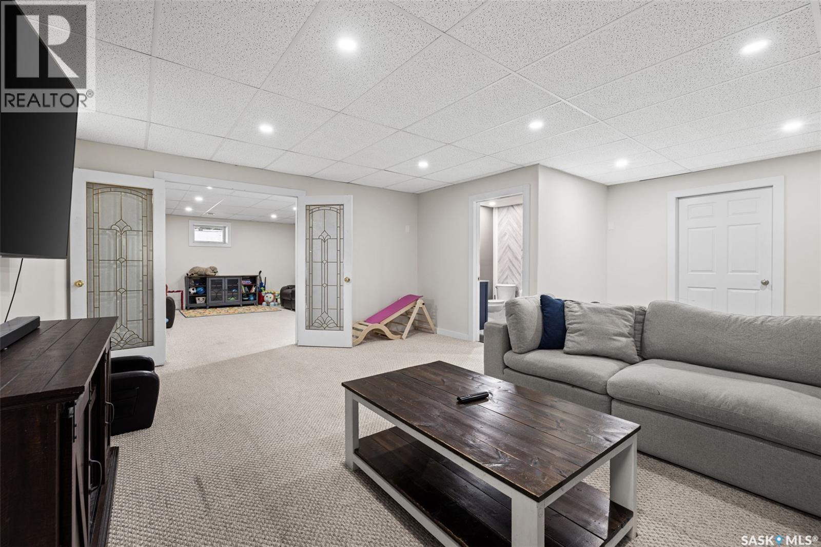 418 Hawkes STREET - 25