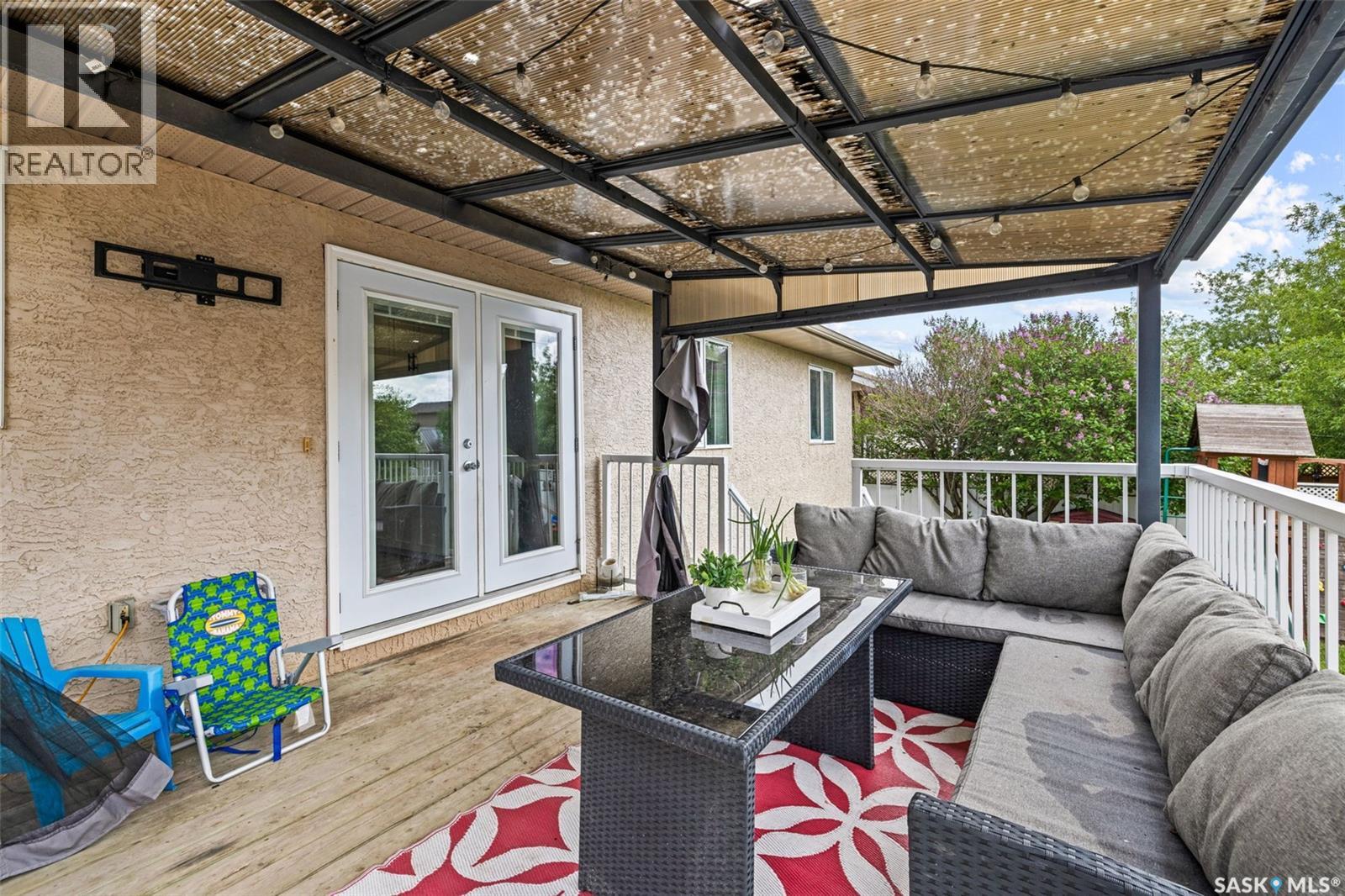 418 Hawkes STREET - 29