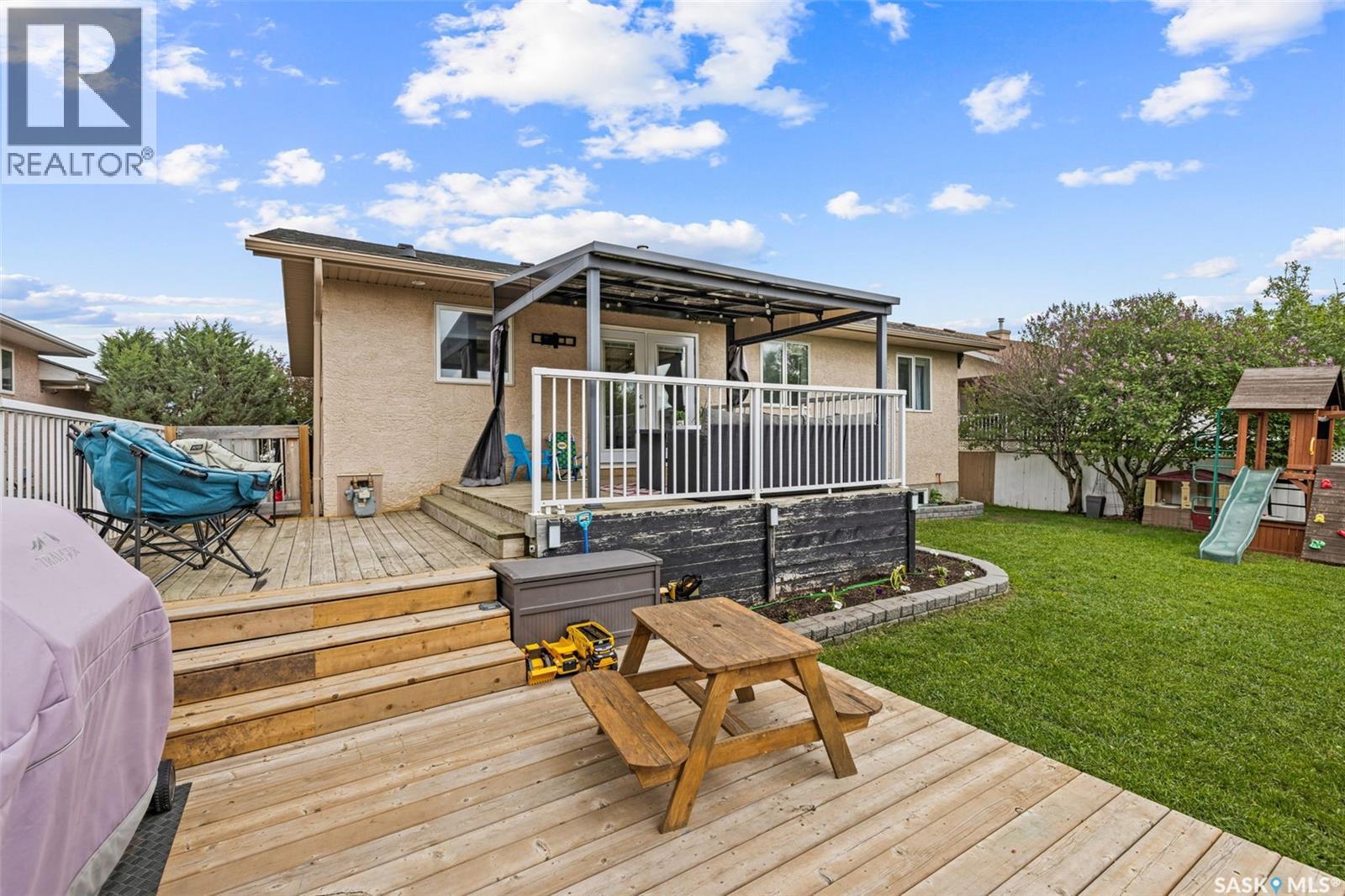 418 Hawkes STREET - 30