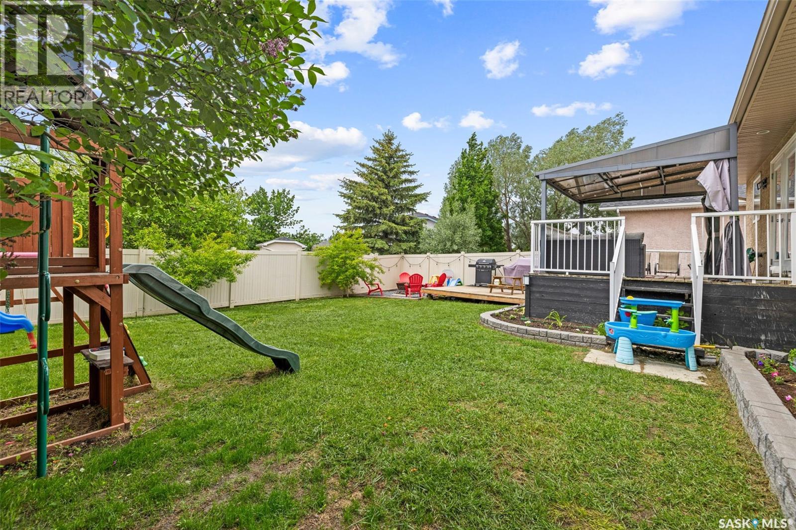 418 Hawkes STREET - 34