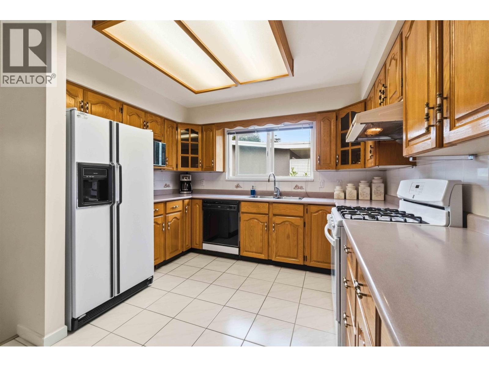 9 Bed, 4 Bath House for Sale in Coquitlam – 1522 HAVERSLEY AVENUE, Coquitlam – MLS# R3144465 - Image 9
