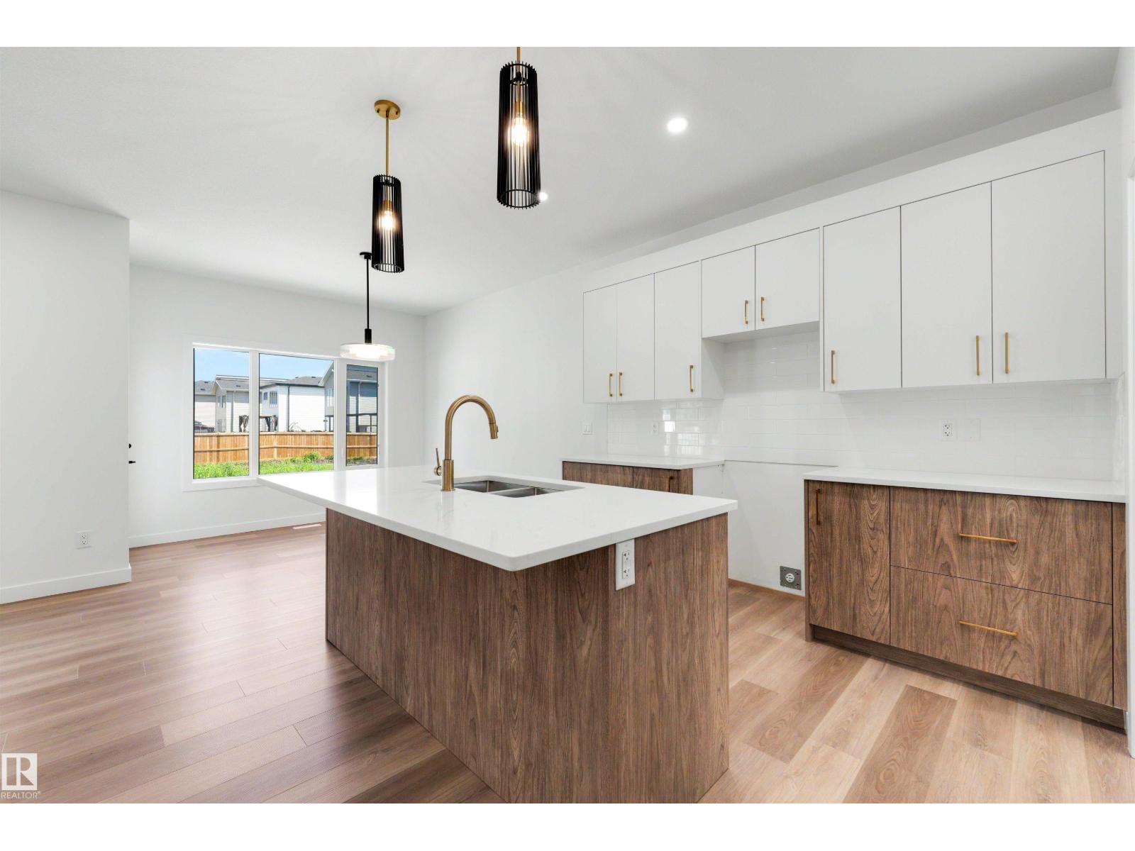 30 ELSINORE PL NW - 10