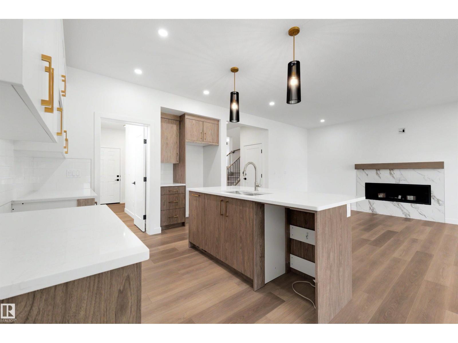 30 ELSINORE PL NW - 11