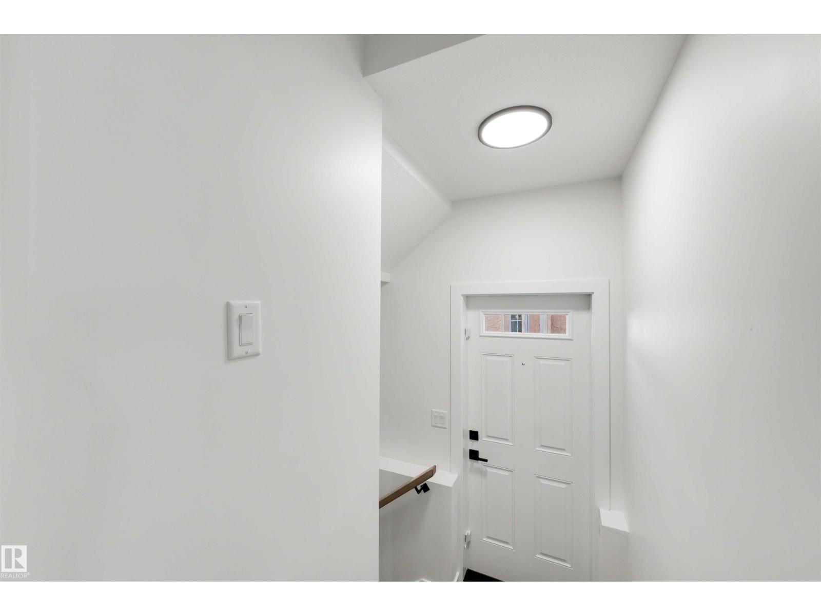 30 ELSINORE PL NW - 31