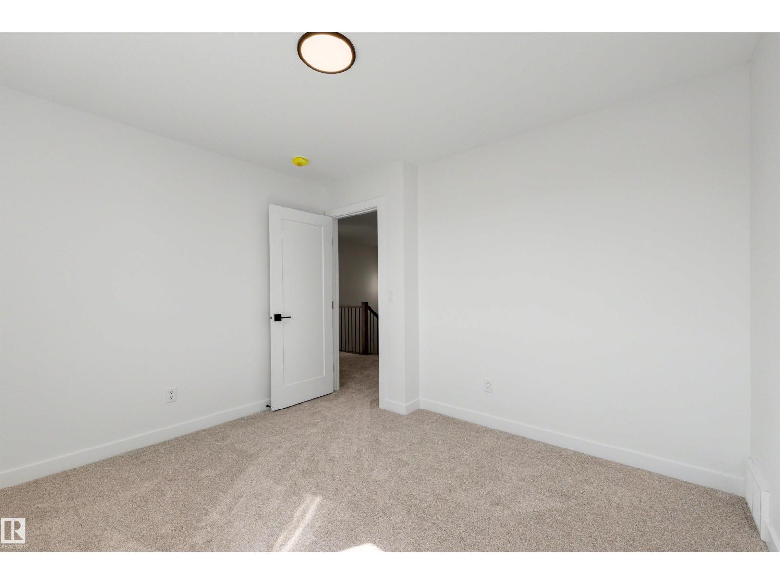 30 ELSINORE PL NW - 44