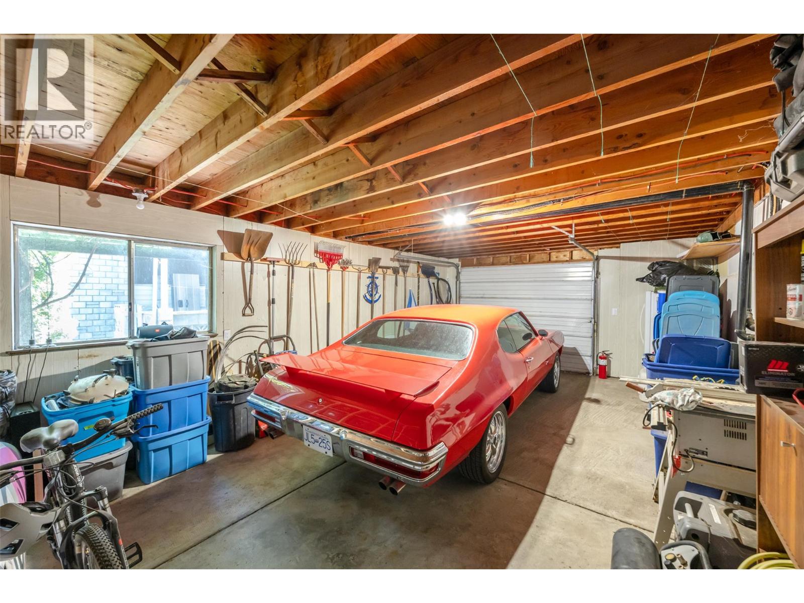 8405 87th Street - 99
