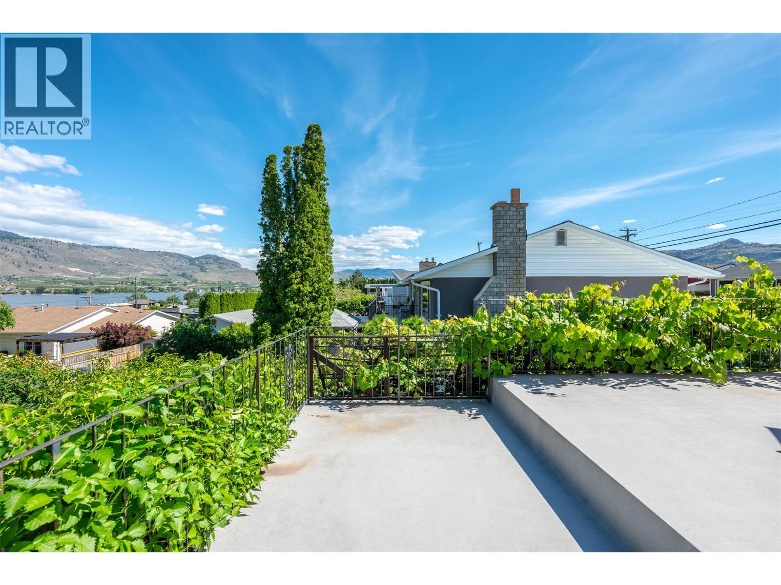 8405 87th Street - 76