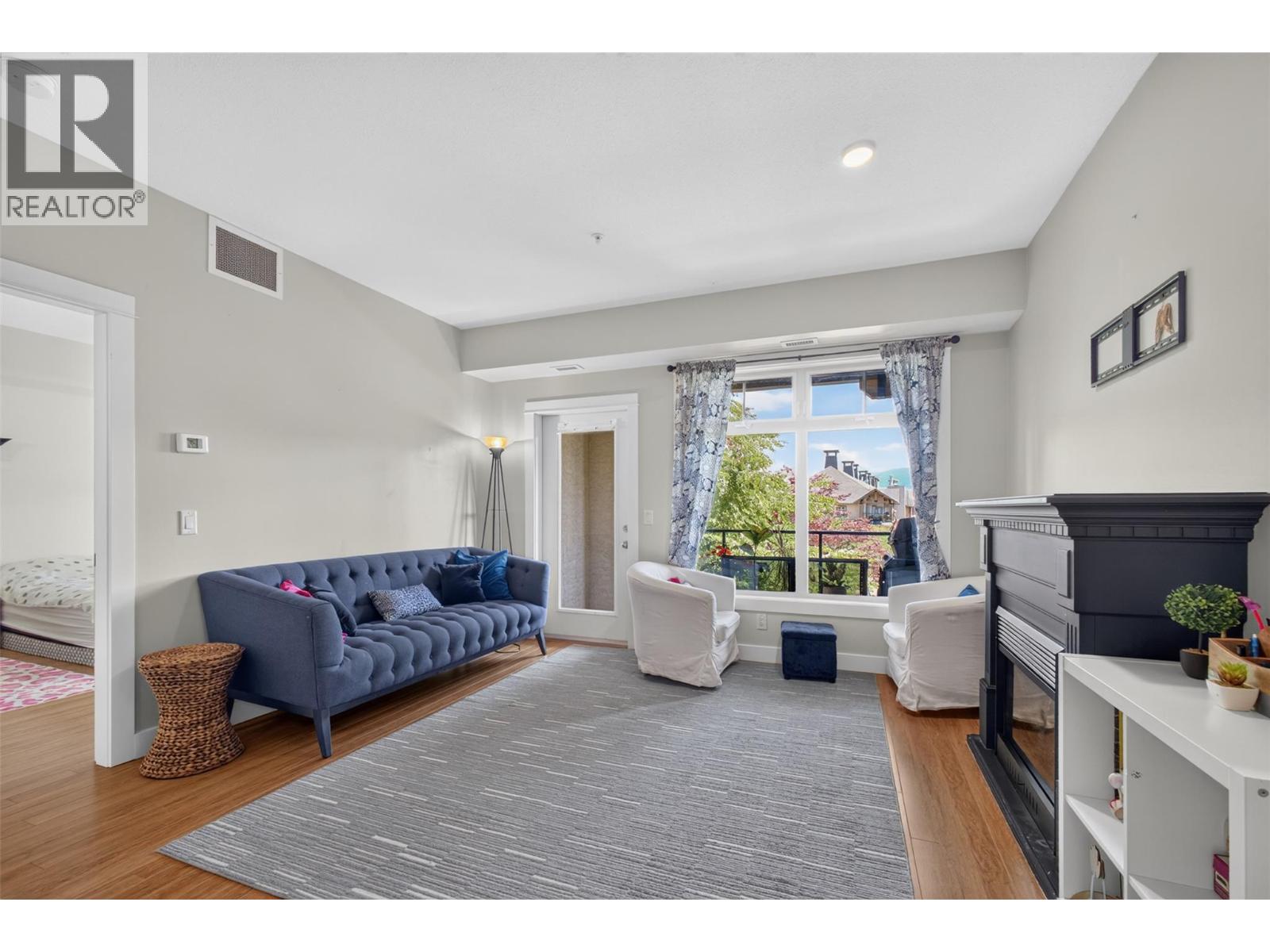 #208 2551 Shoreline Drive - 10