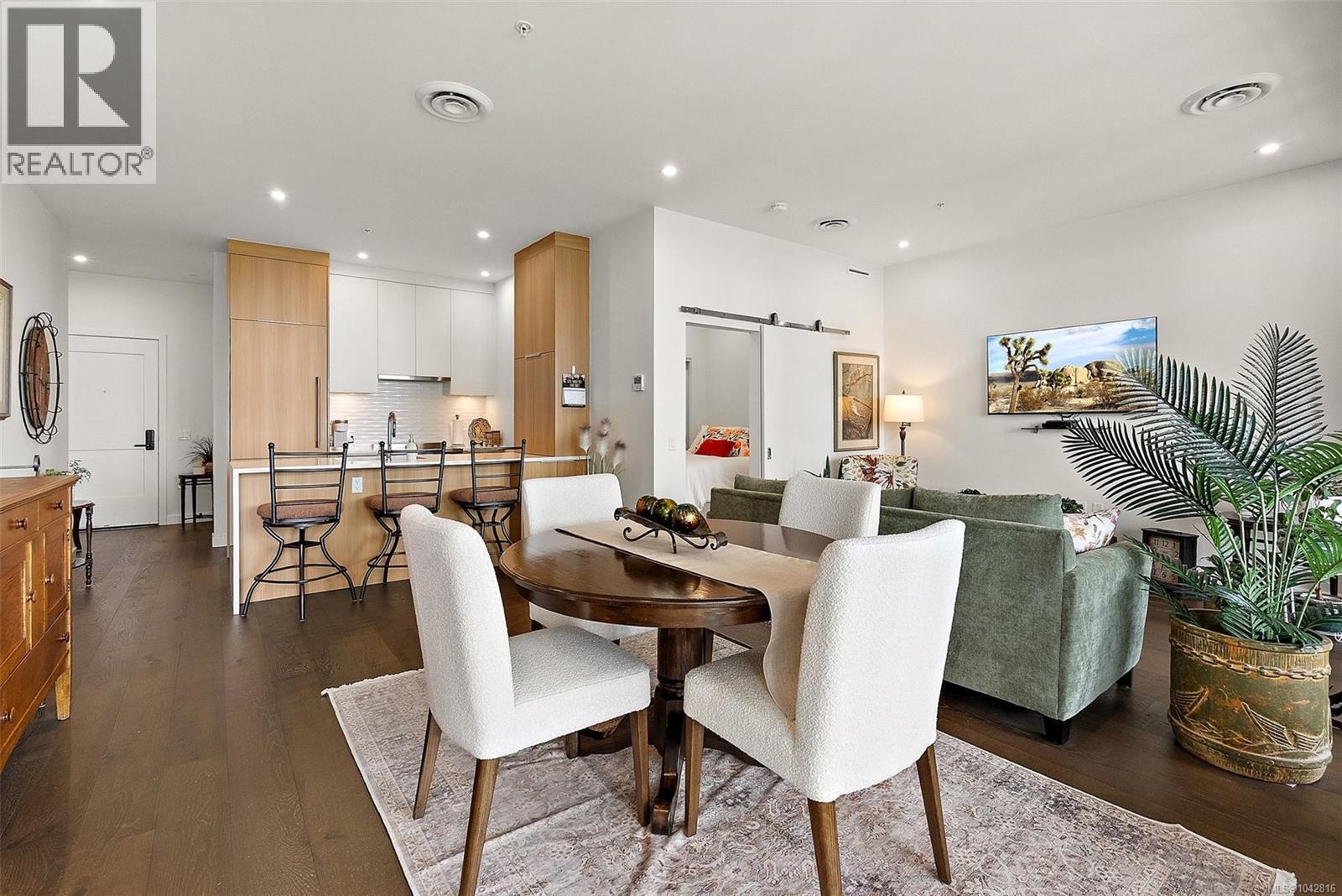 #203 9570 Fifth St - 10