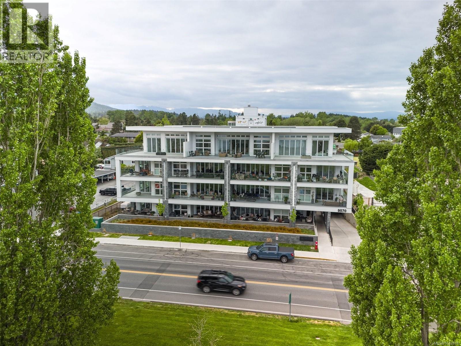 #203 9570 Fifth St - 28