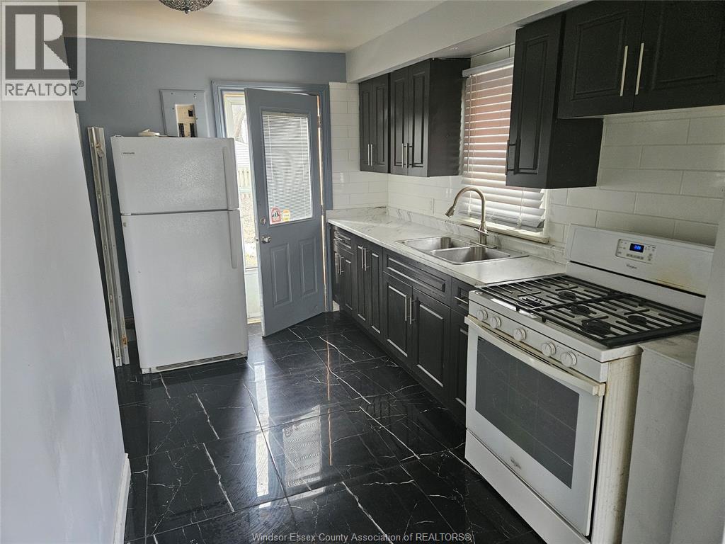 643 CHARLES STREET - 11