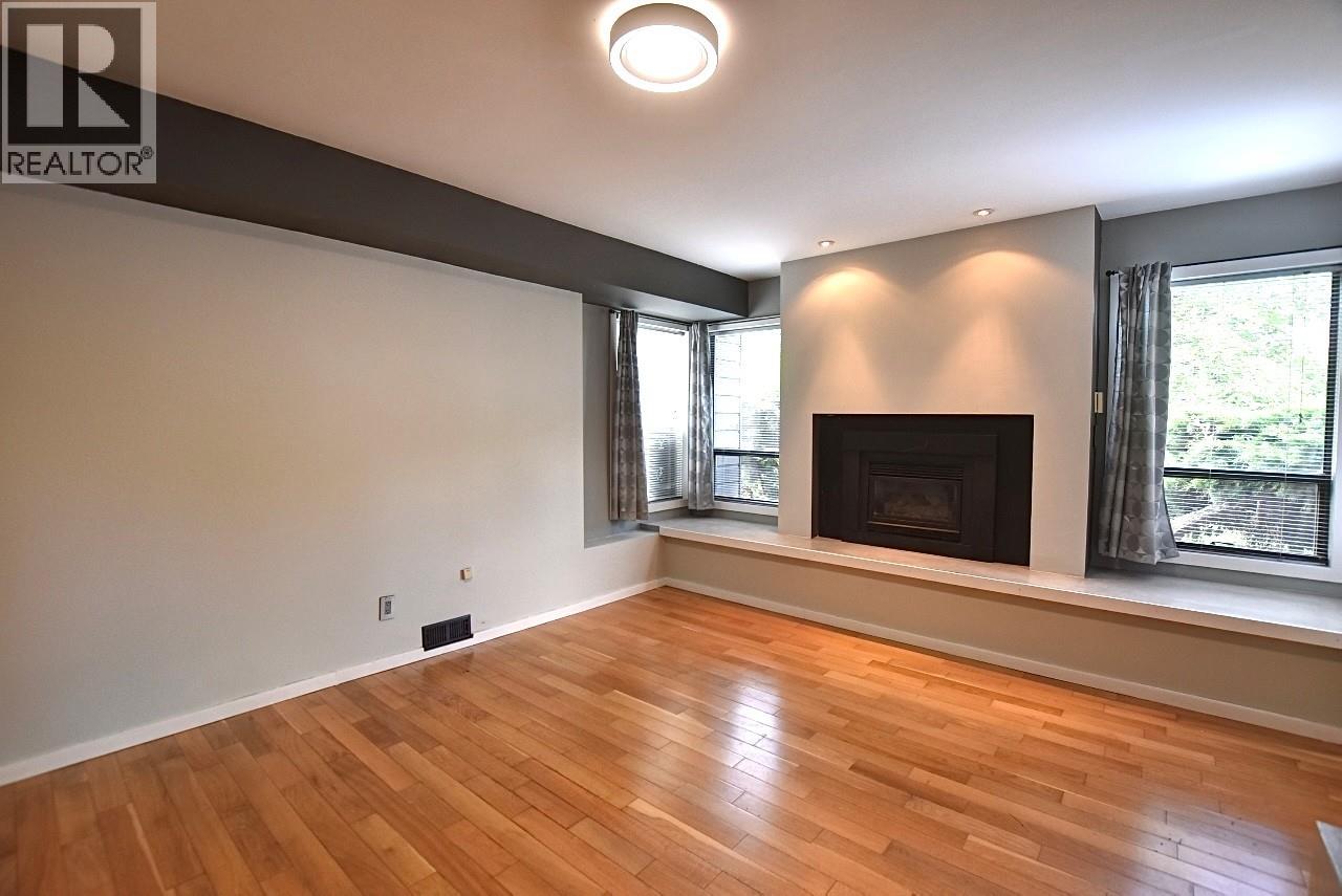 1922 Abel Street - 5