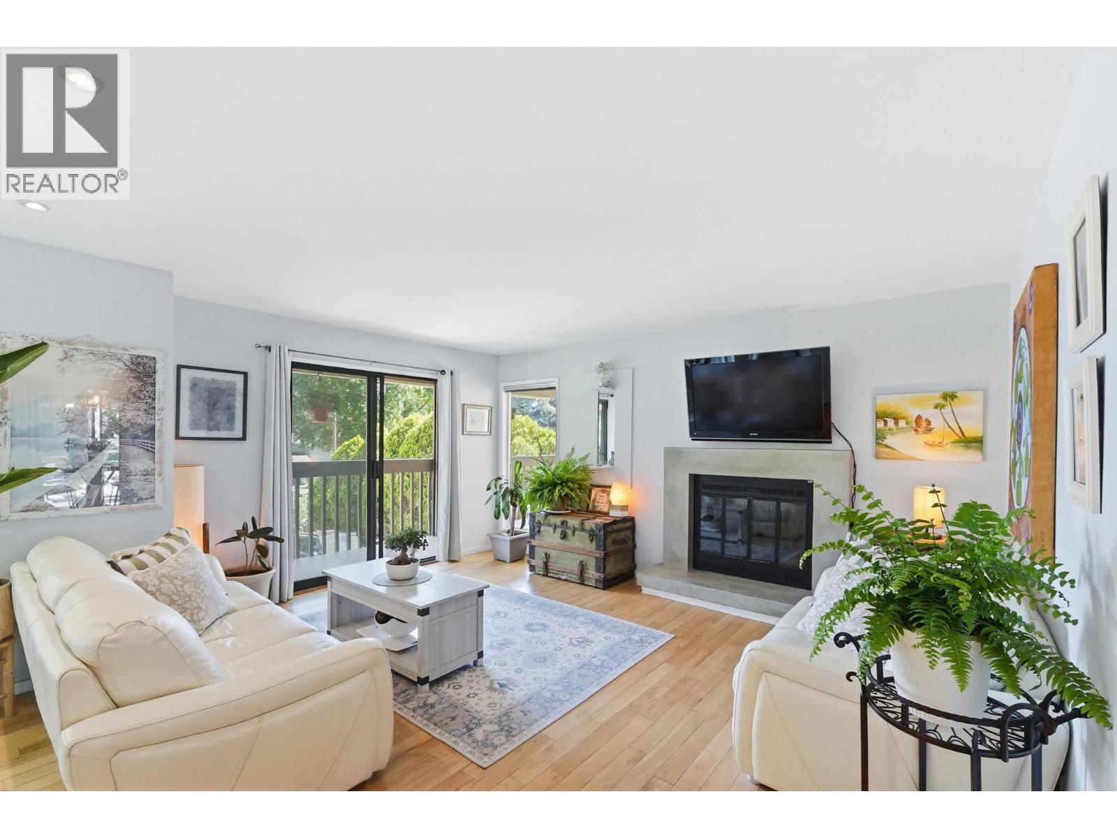 1922 Abel Street - 8
