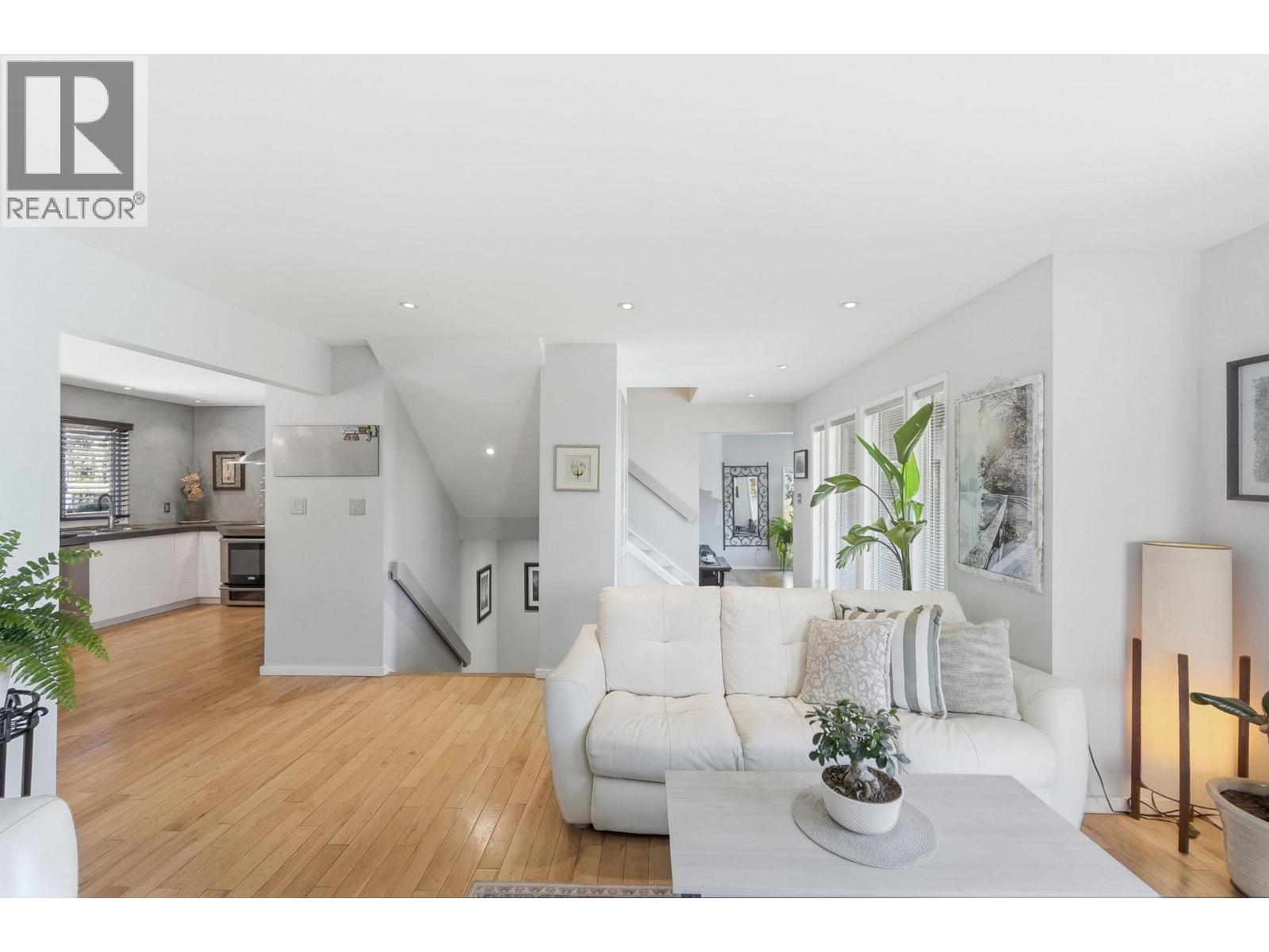 1922 Abel Street - 9