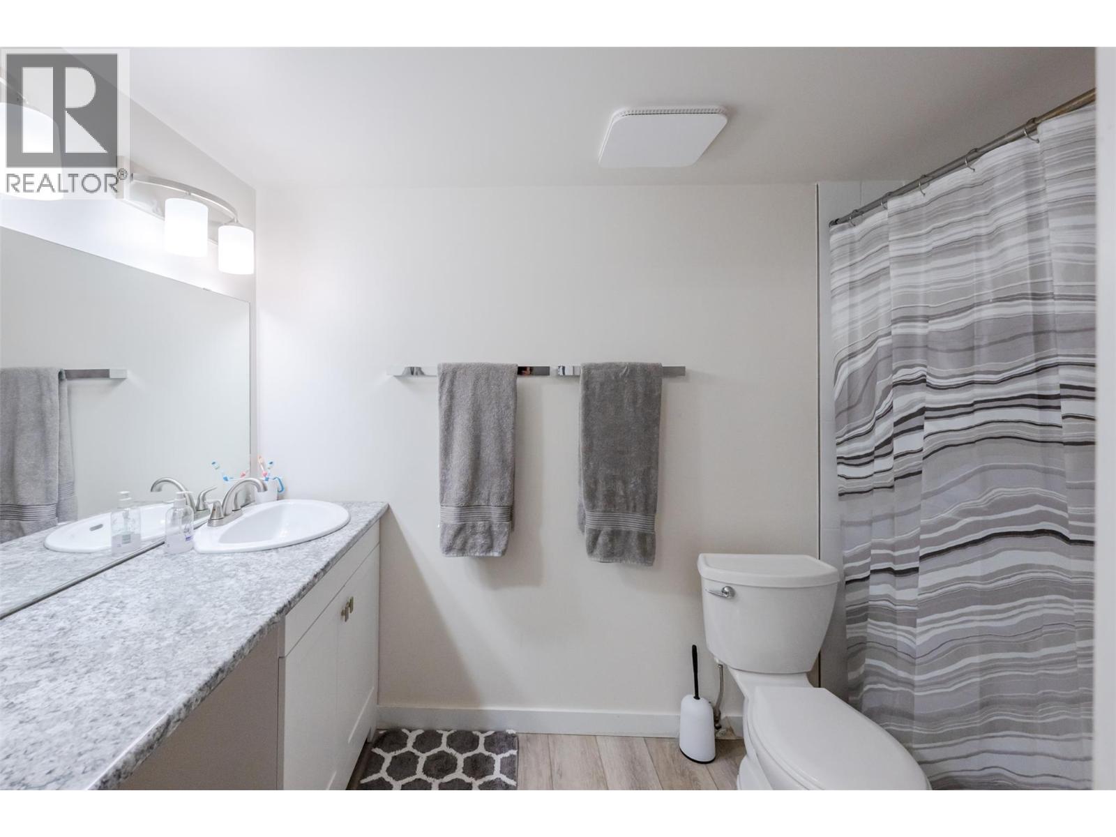 #104 110 Skaha Place - 32