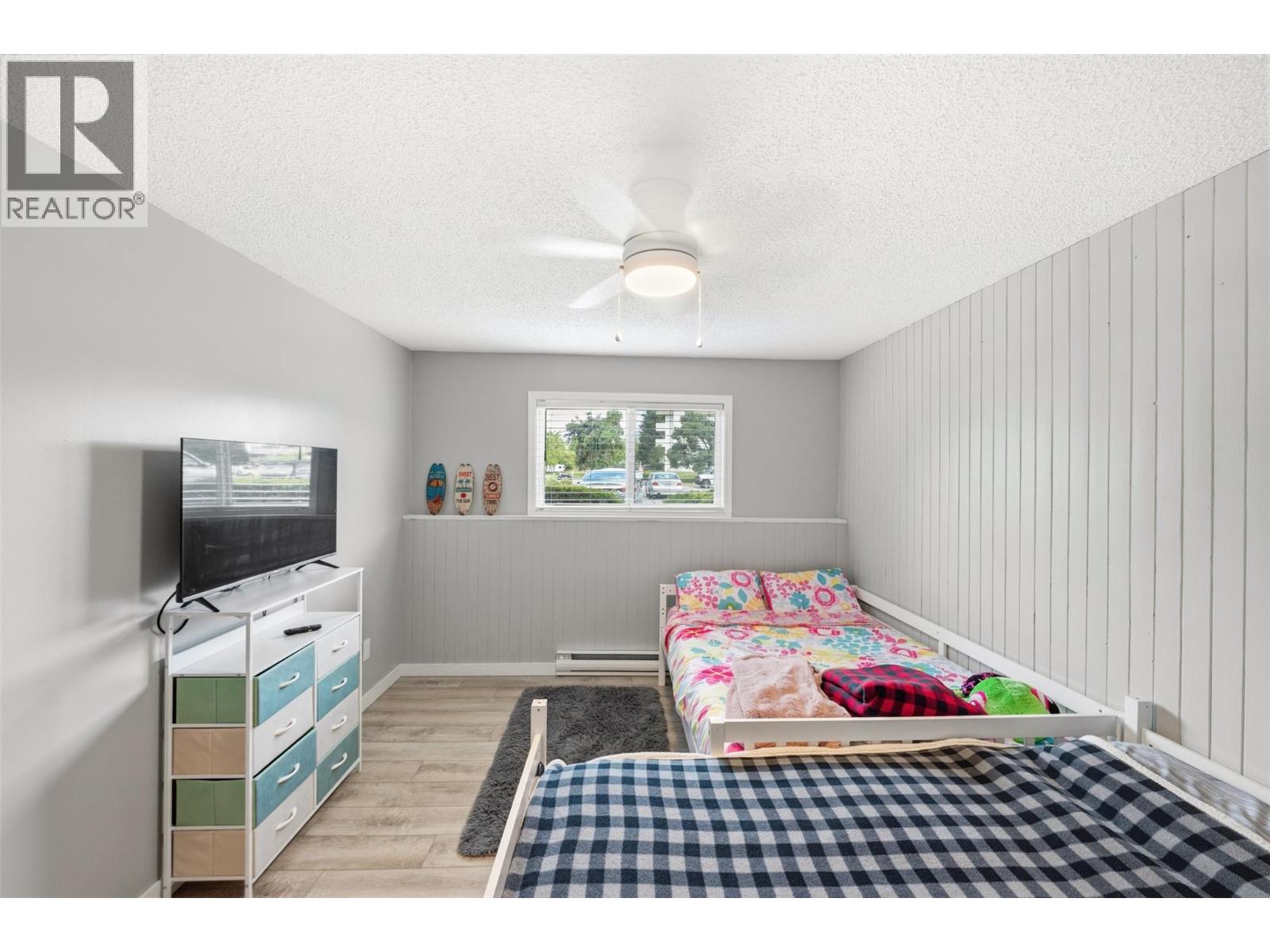 #104 110 Skaha Place - 29