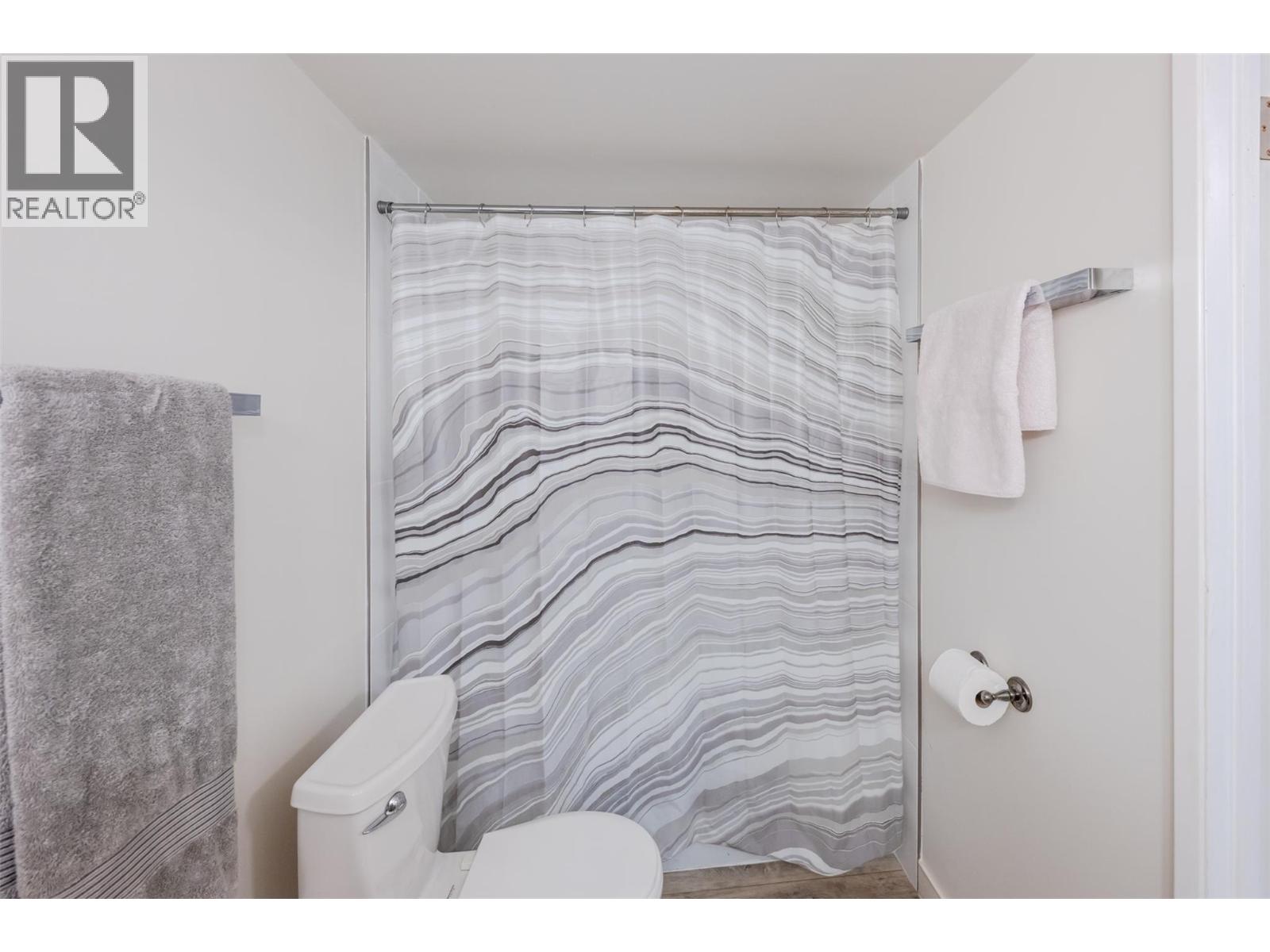 #104 110 Skaha Place - 34
