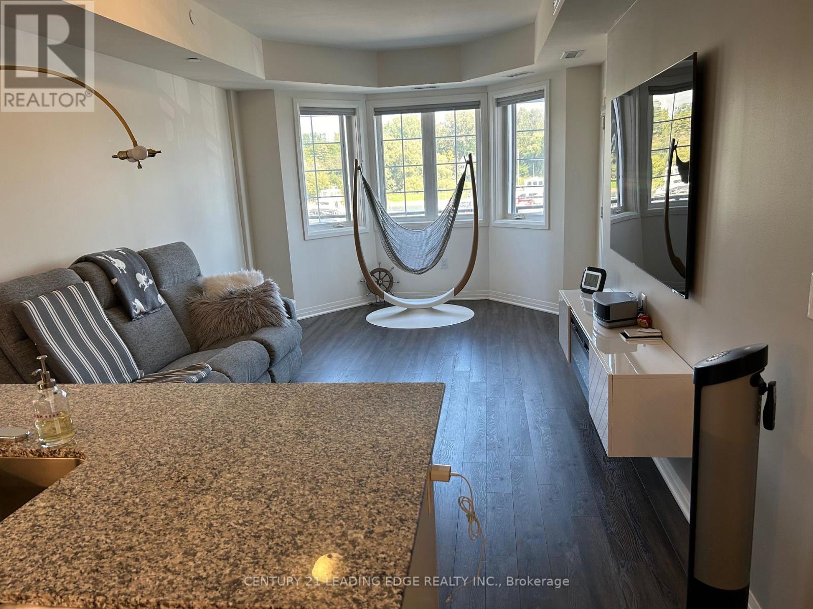 108 - 70 SHIPWAY AVENUE, Clarington (Newcastle) — photo 2