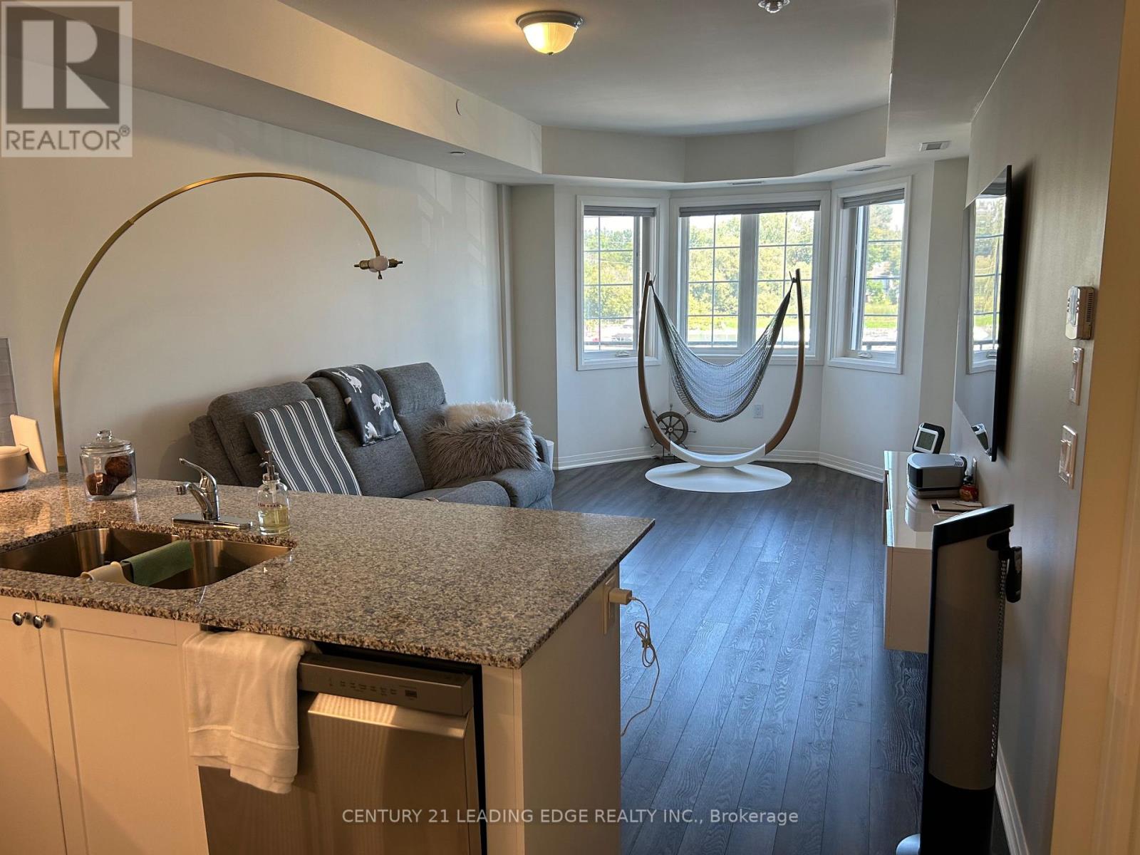 108 - 70 SHIPWAY AVENUE, Clarington (Newcastle) — photo 3