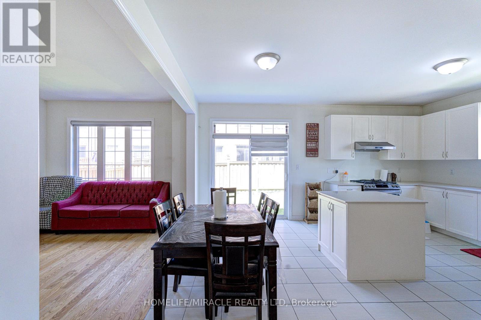 566 BRISDALE DRIVE - 11