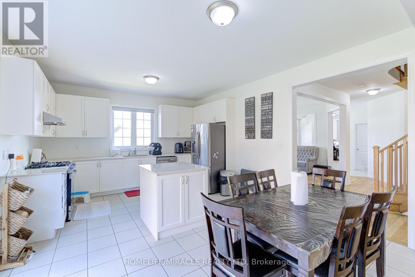 566 BRISDALE DRIVE - 13