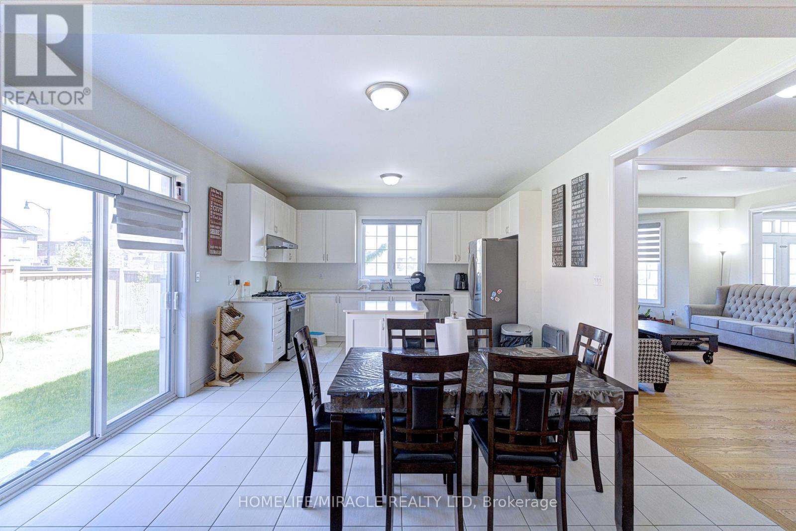 566 BRISDALE DRIVE - 12