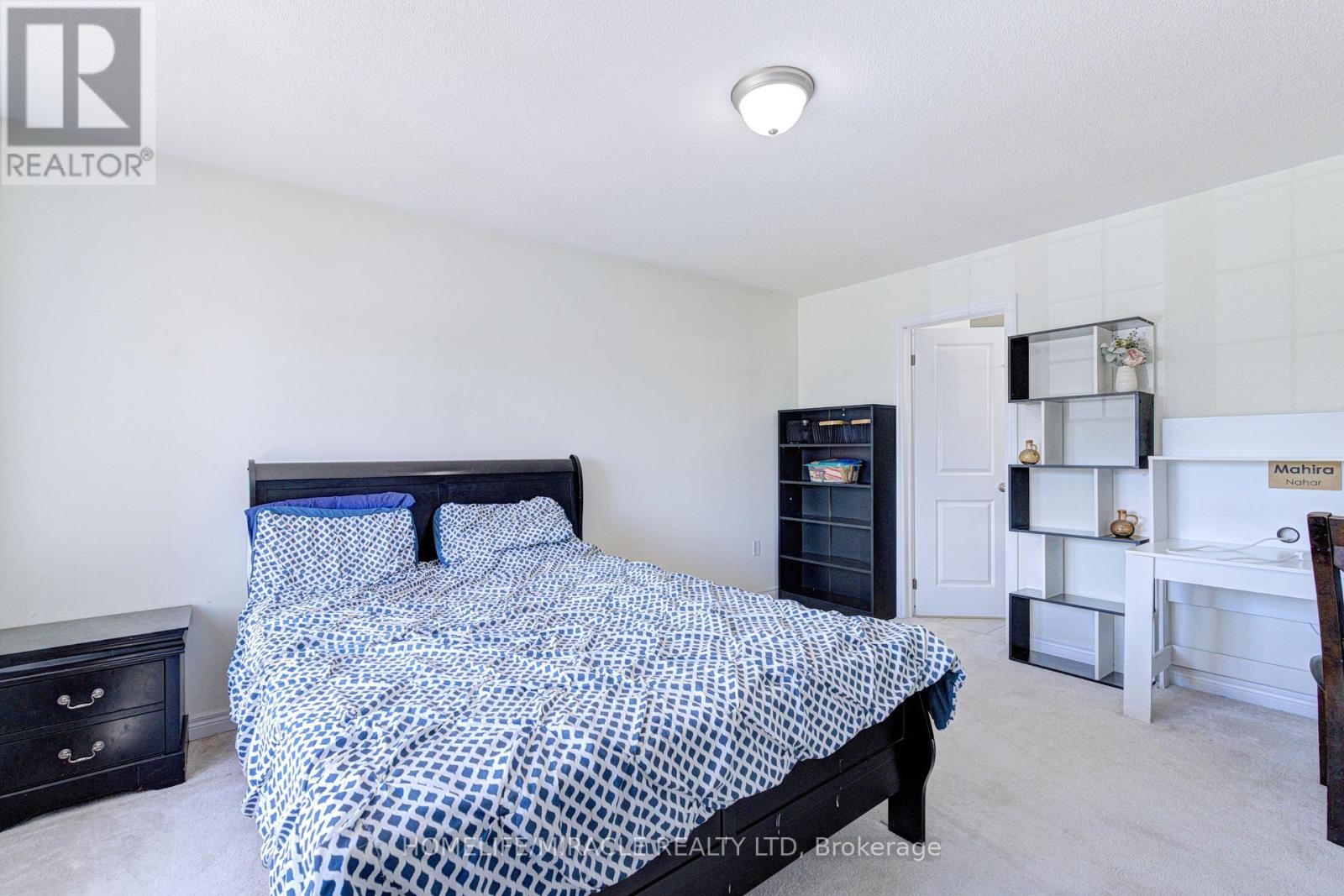 566 BRISDALE DRIVE - 26