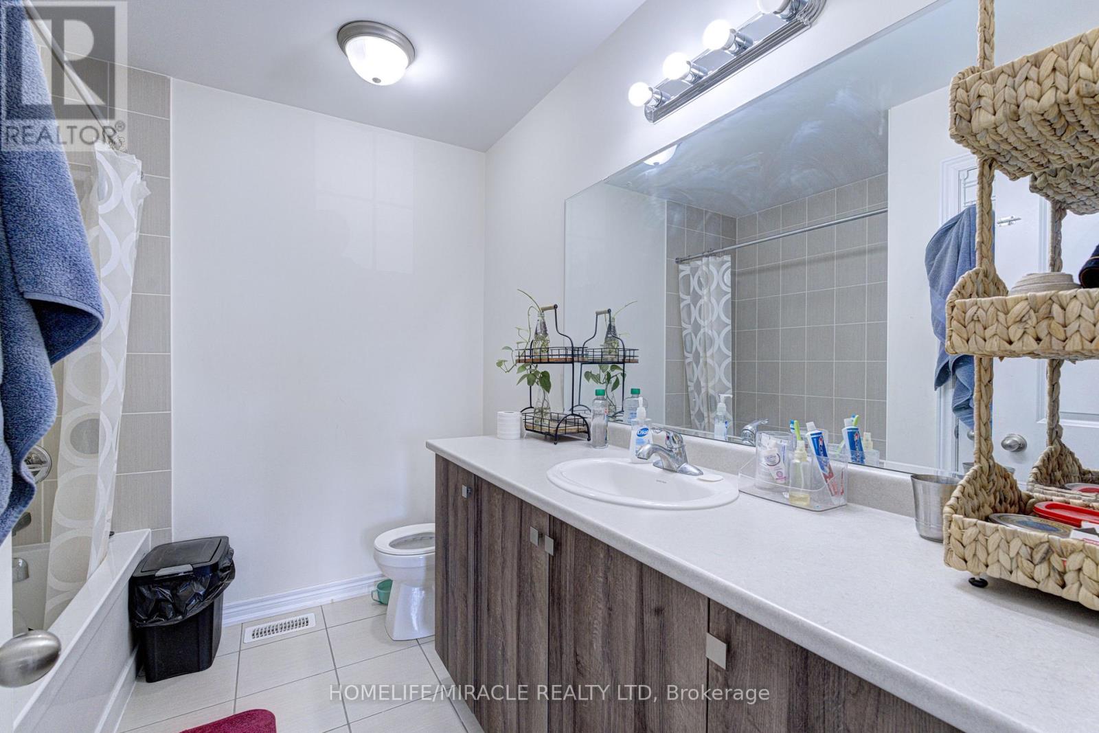 566 BRISDALE DRIVE - 28