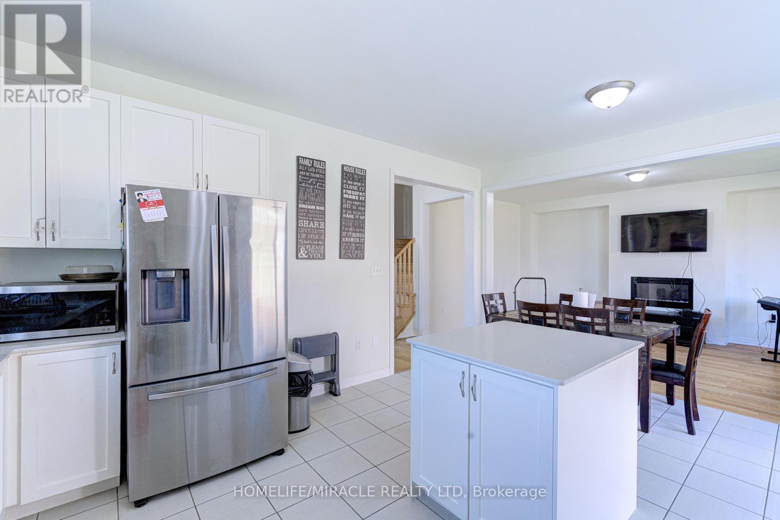 566 BRISDALE DRIVE - 14