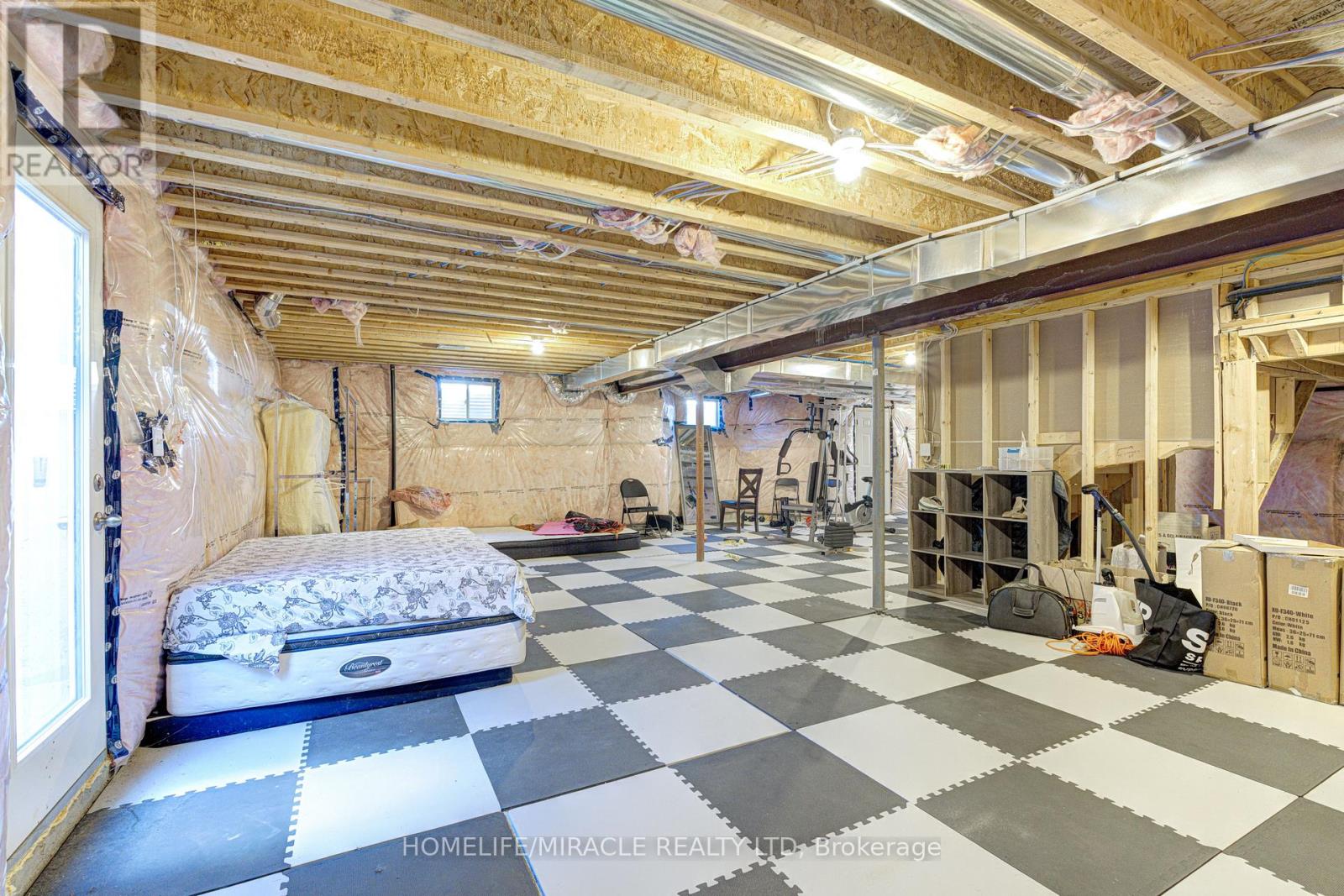 566 BRISDALE DRIVE - 37