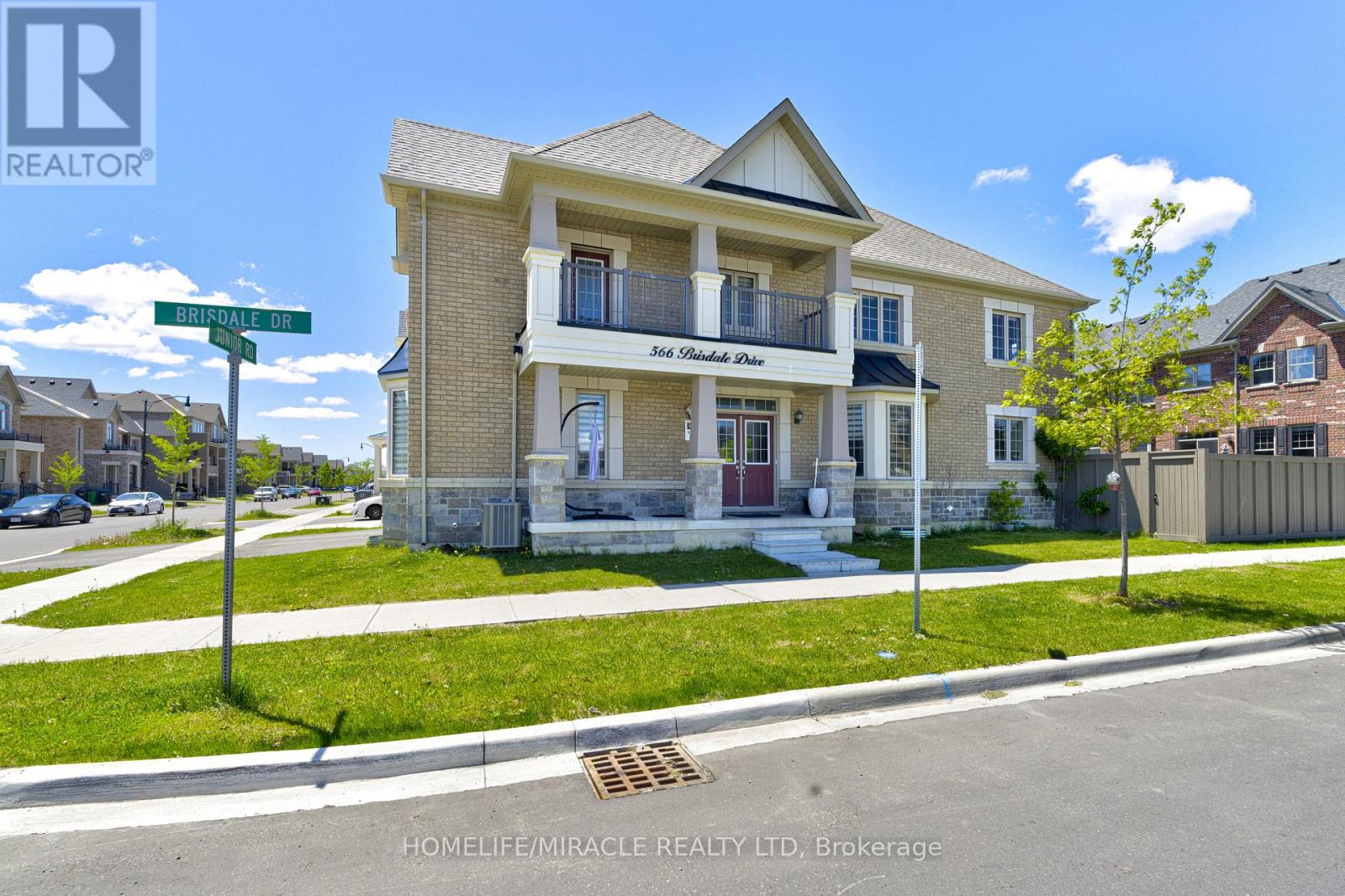 566 BRISDALE DRIVE - 40