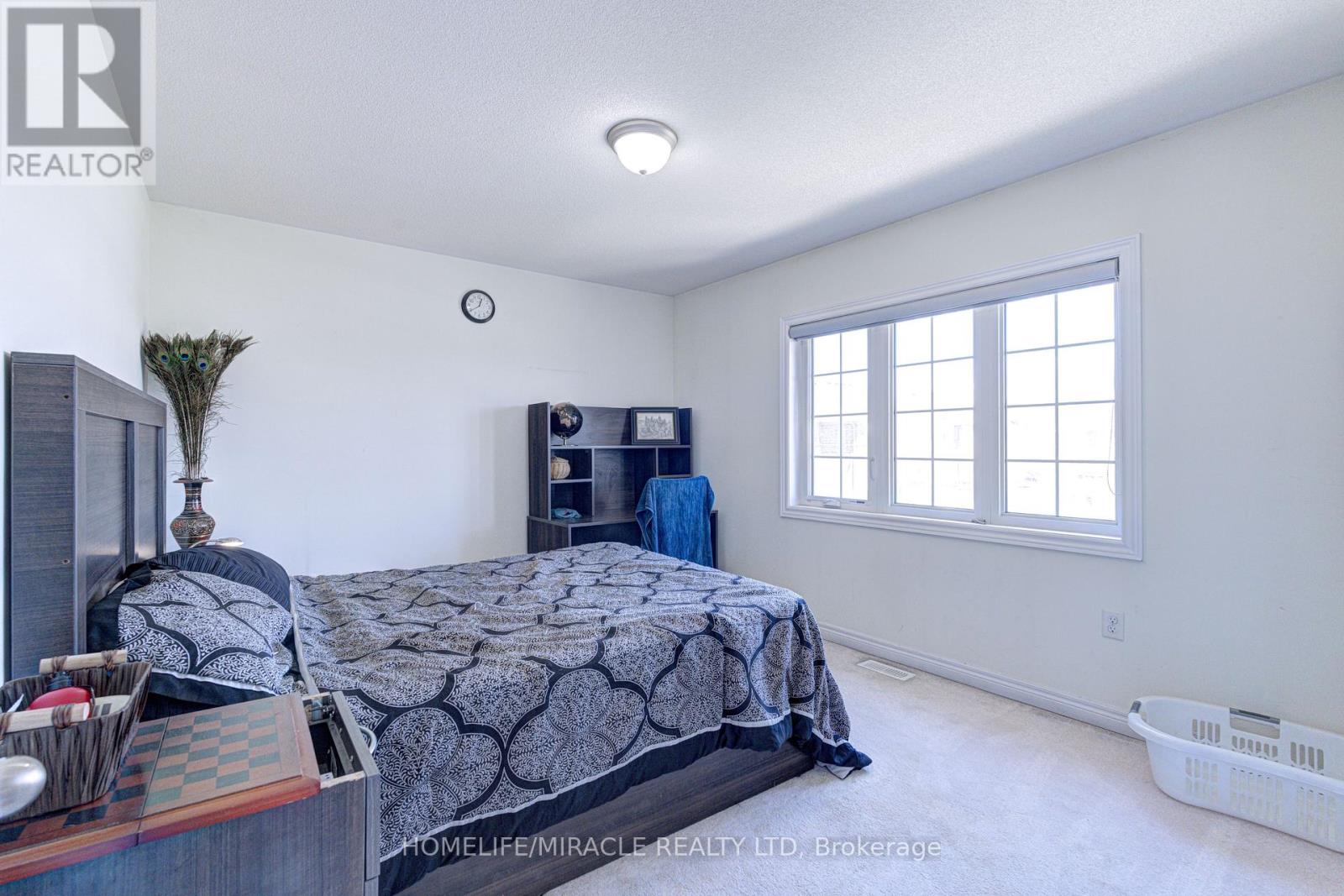 566 BRISDALE DRIVE - 25