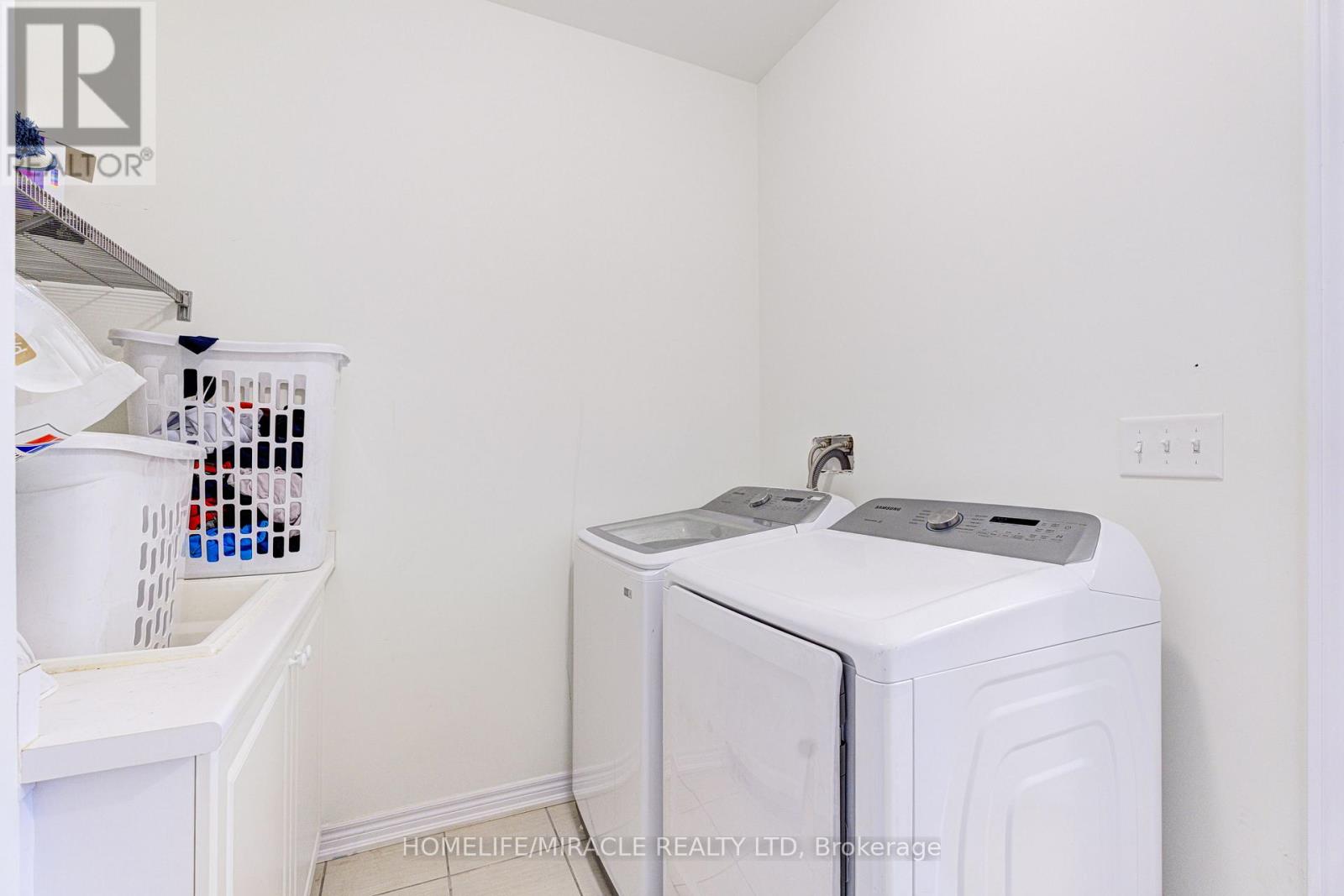 566 BRISDALE DRIVE - 34
