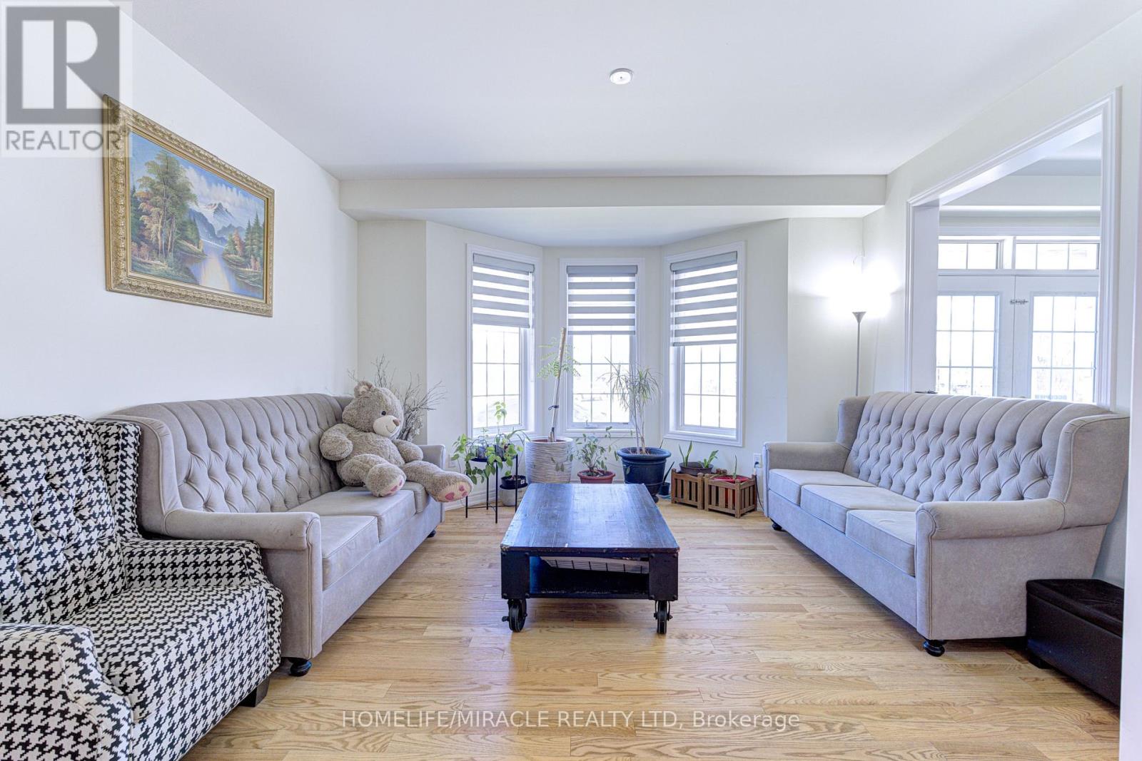 566 BRISDALE DRIVE - 8