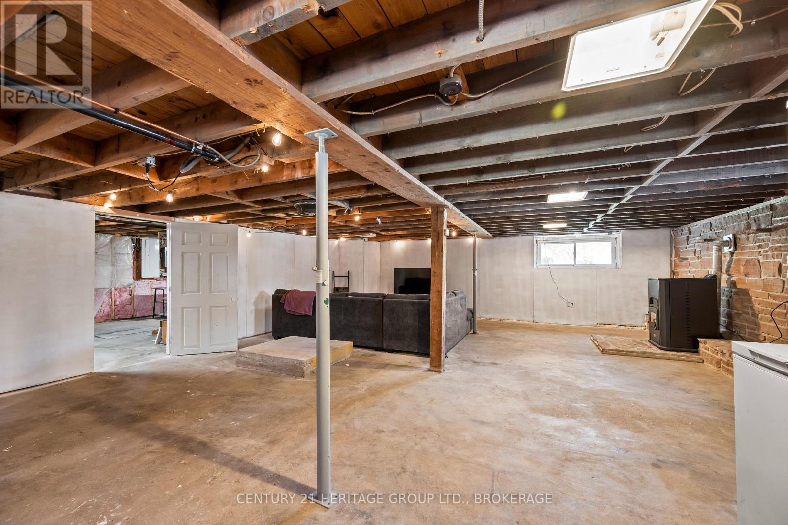 471 LYNDHURST ROAD - Image 23