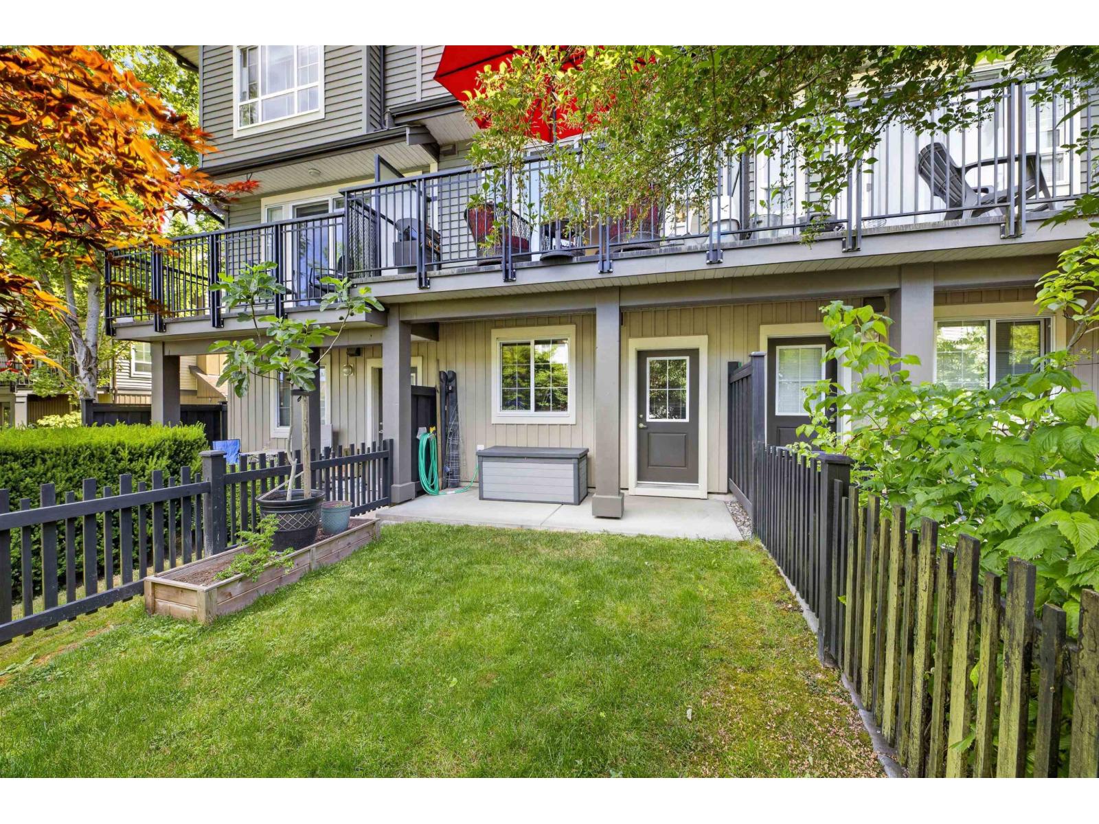 10 4967 220 STREET, Langley