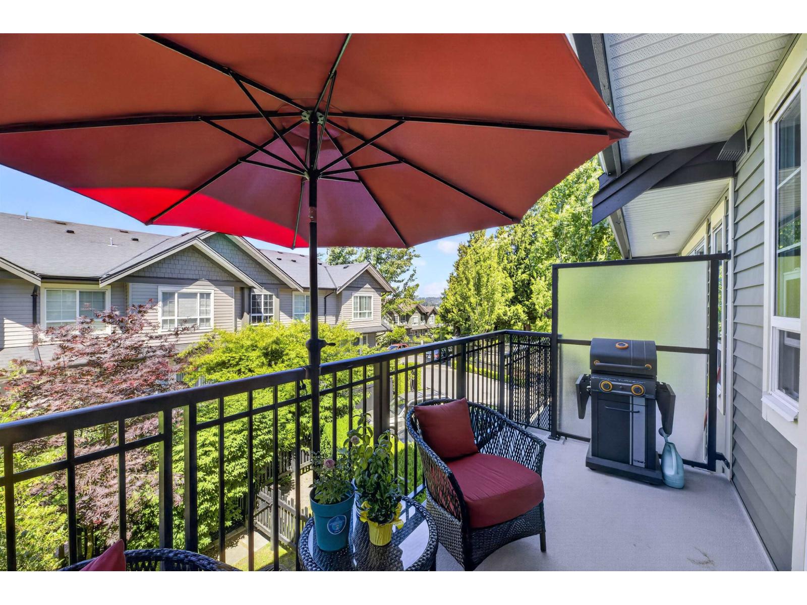 10 4967 220 STREET, Langley
