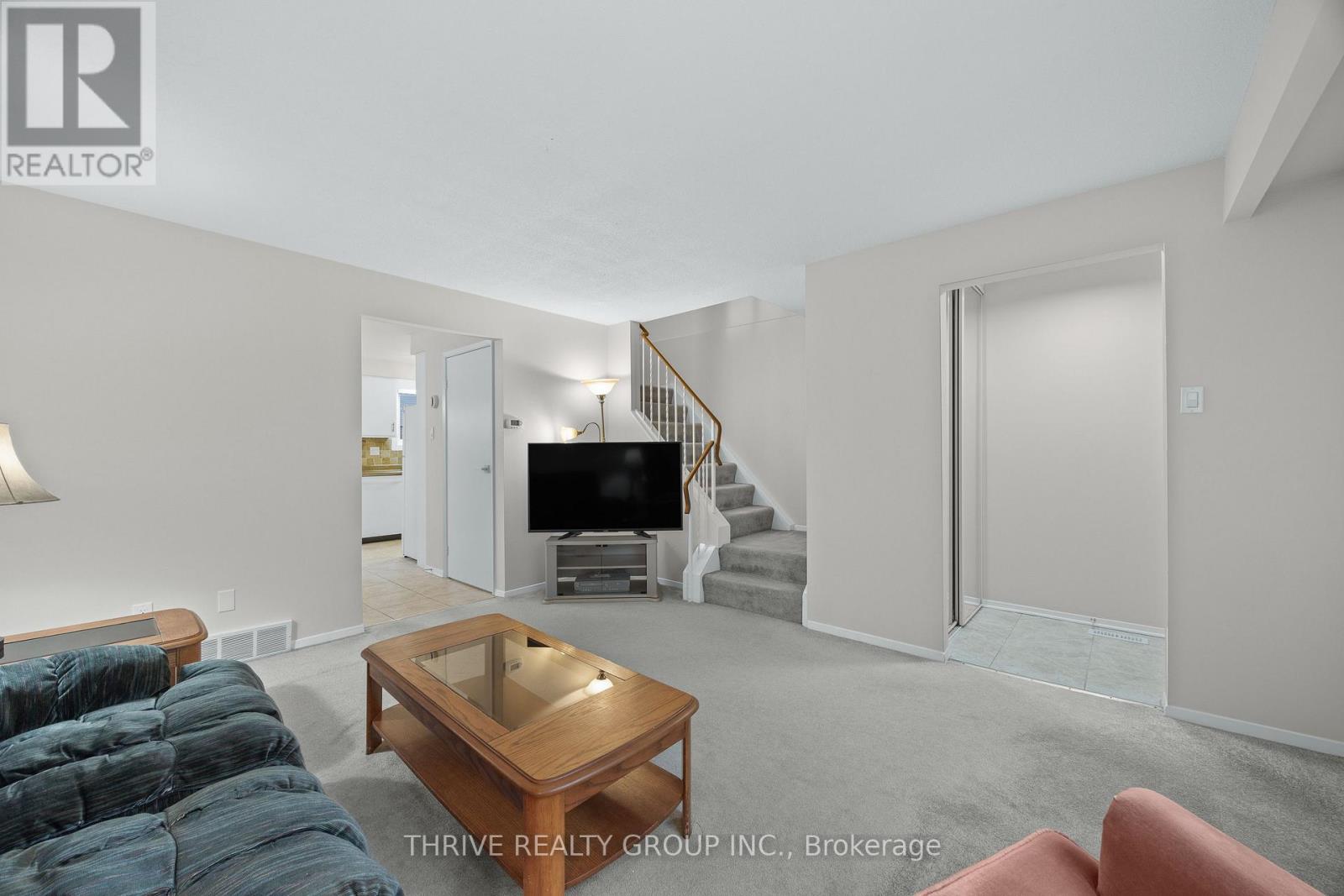 #12 210 CARLYLE DRIVE - 11