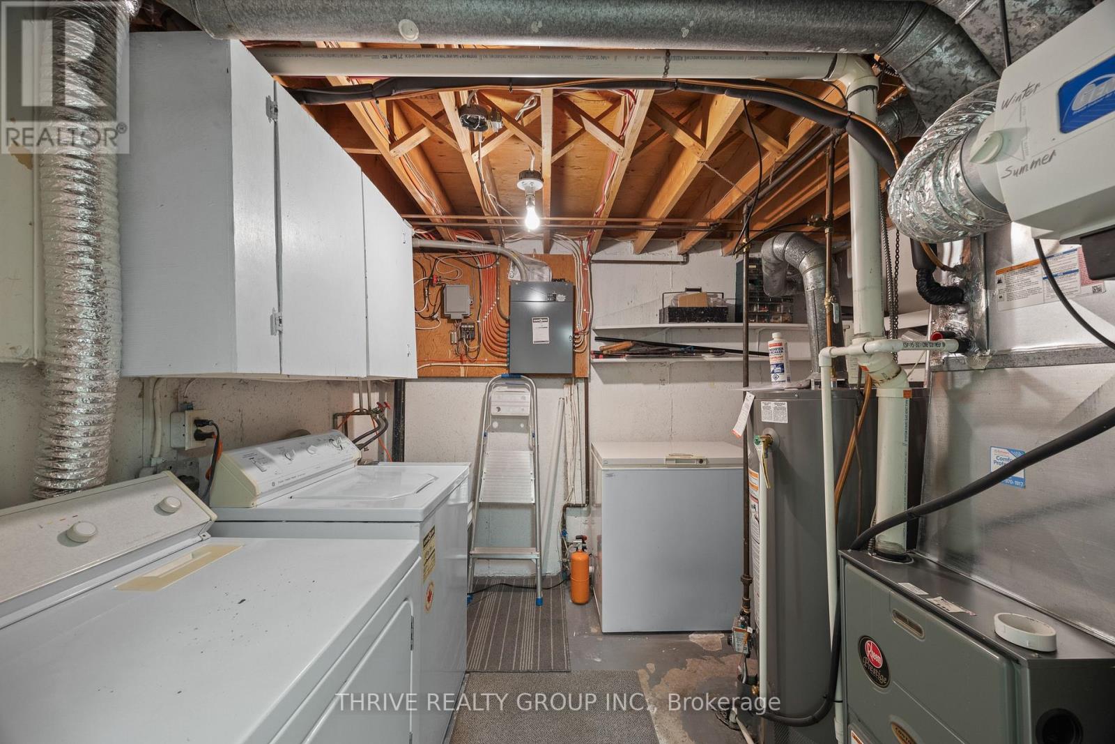 #12 210 CARLYLE DRIVE - 24