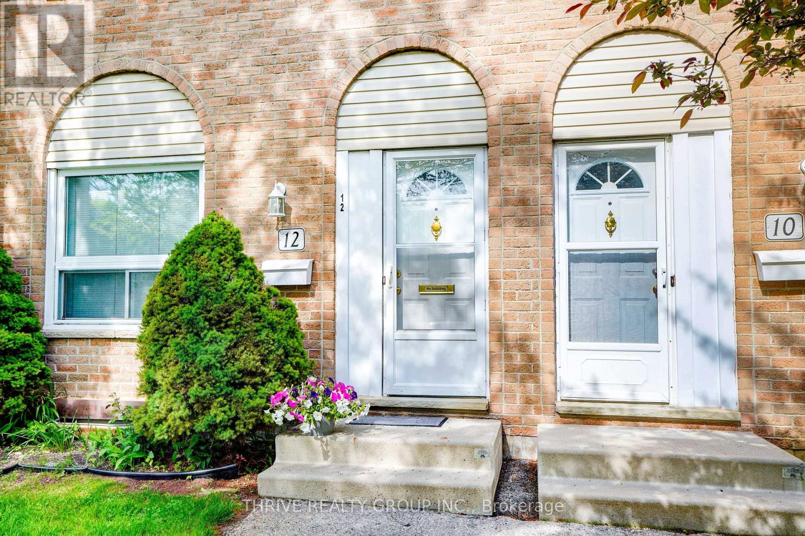 #12 210 CARLYLE DRIVE - 25