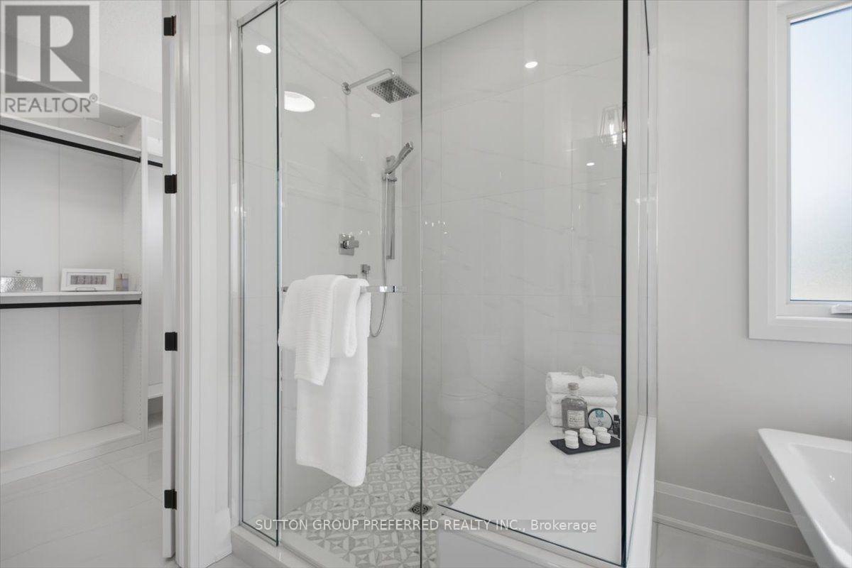 876 EAGLETRACE DRIVE - 26