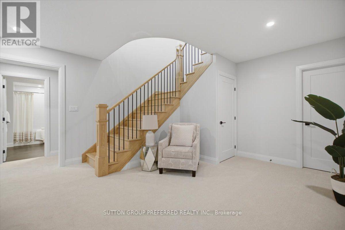 876 EAGLETRACE DRIVE - 38