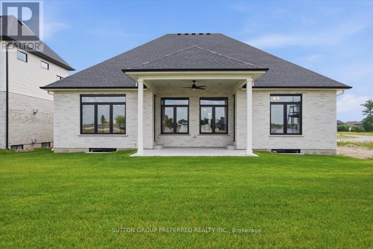 876 EAGLETRACE DRIVE - 47