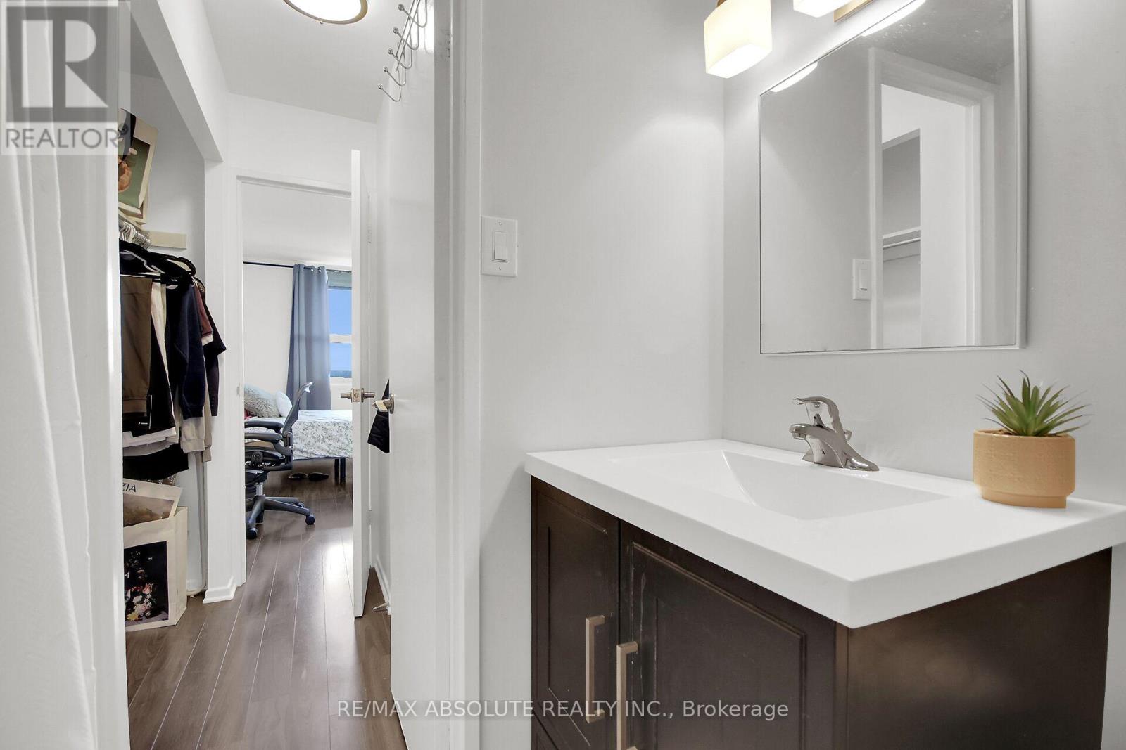 #1403 1380 PRINCE OF WALES DRIVE - 35