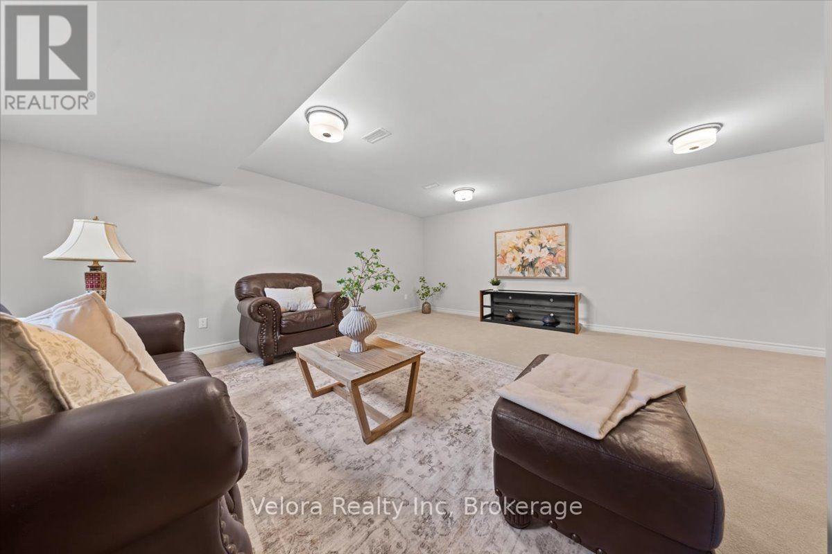 3 Bed, 3 Bath House for Sale in Ottawa – 644 VIVERA PLACE, Ottawa – MLS# X13545932 - Image 39