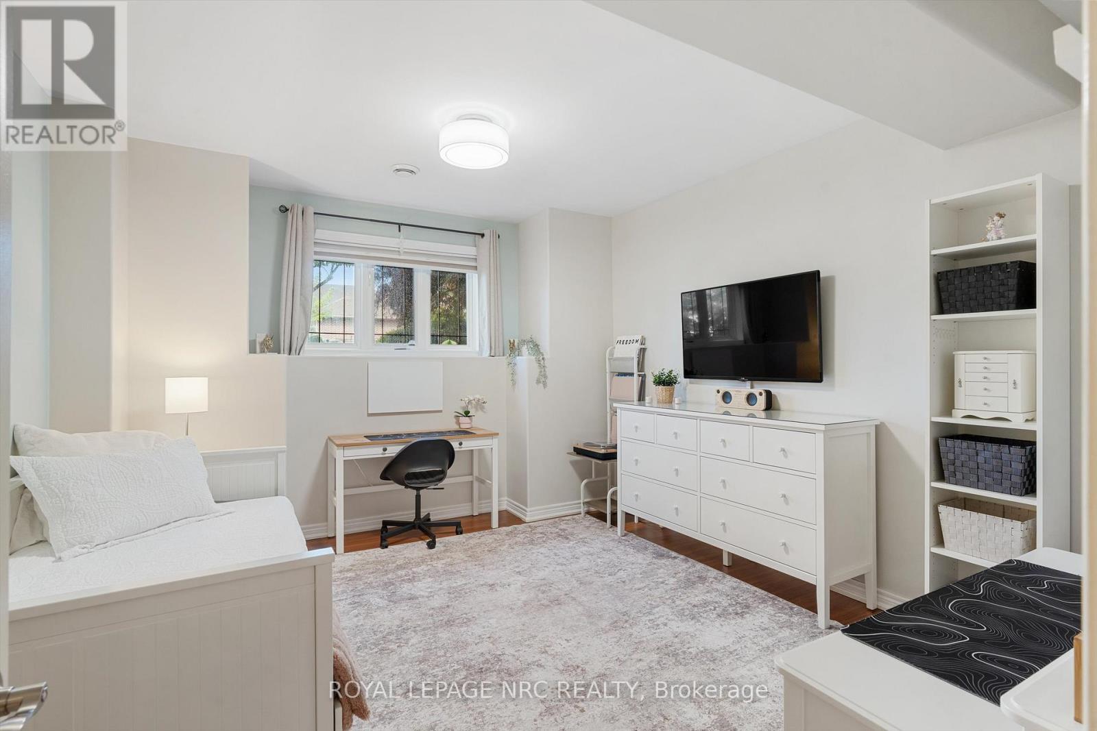 108 MICHAEL DRIVE - 33