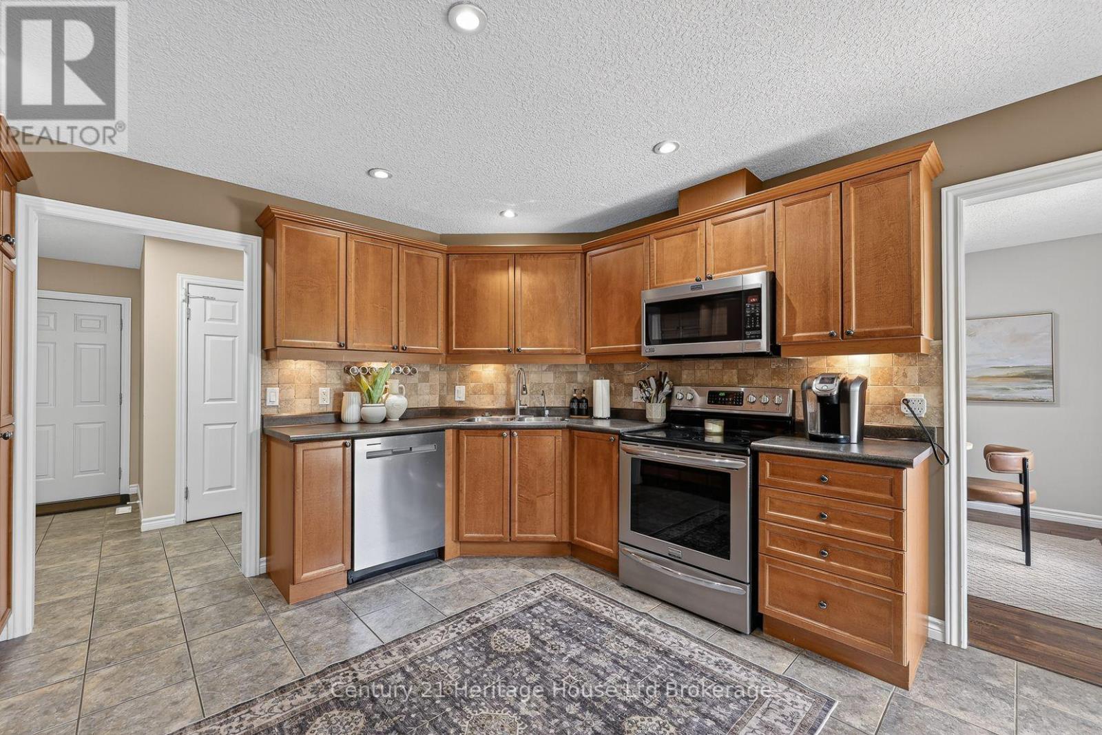 119 SOUTHVIEW COURT - Image 10