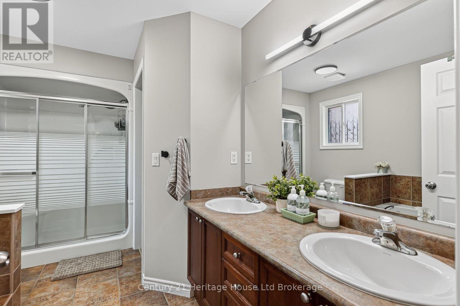 119 SOUTHVIEW COURT - Image 14