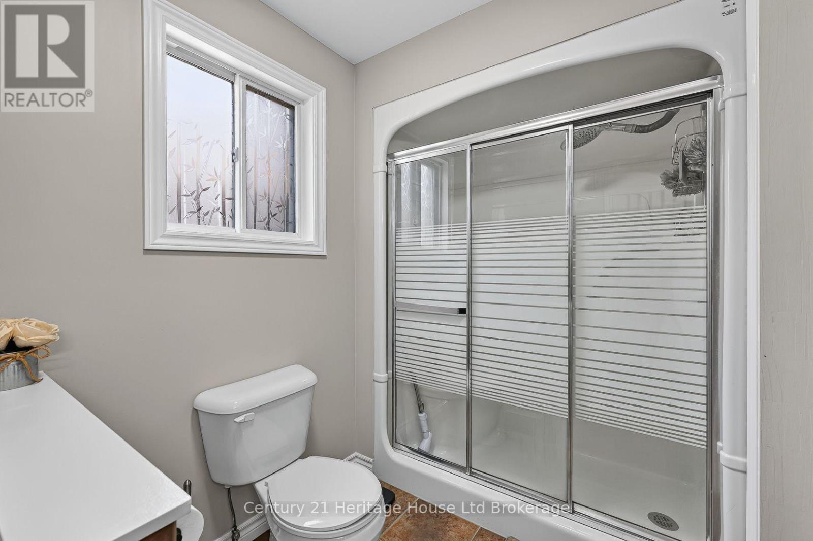 119 SOUTHVIEW COURT - Image 15
