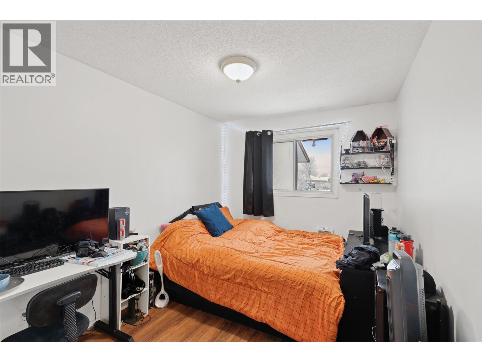2667 YOUNG Place - 12